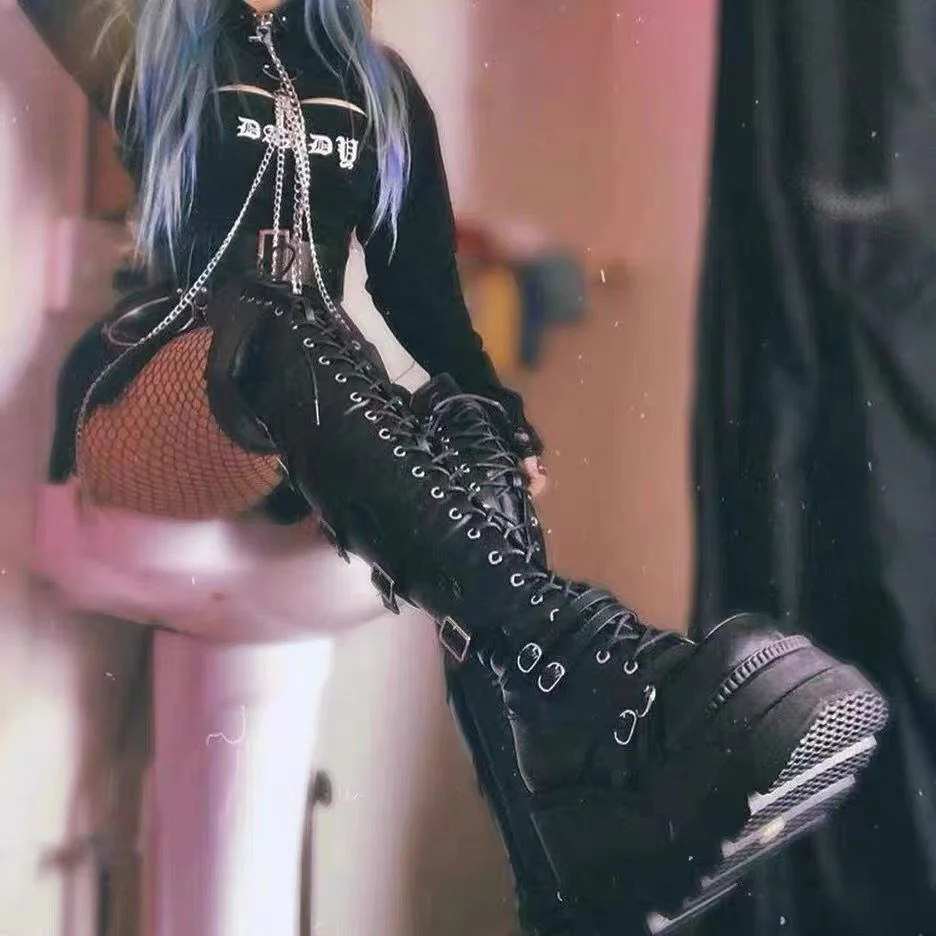 Damen Überknie Stiefel mit Schnallen-Detail und robustem Plateau Heidi Mode - Image 4