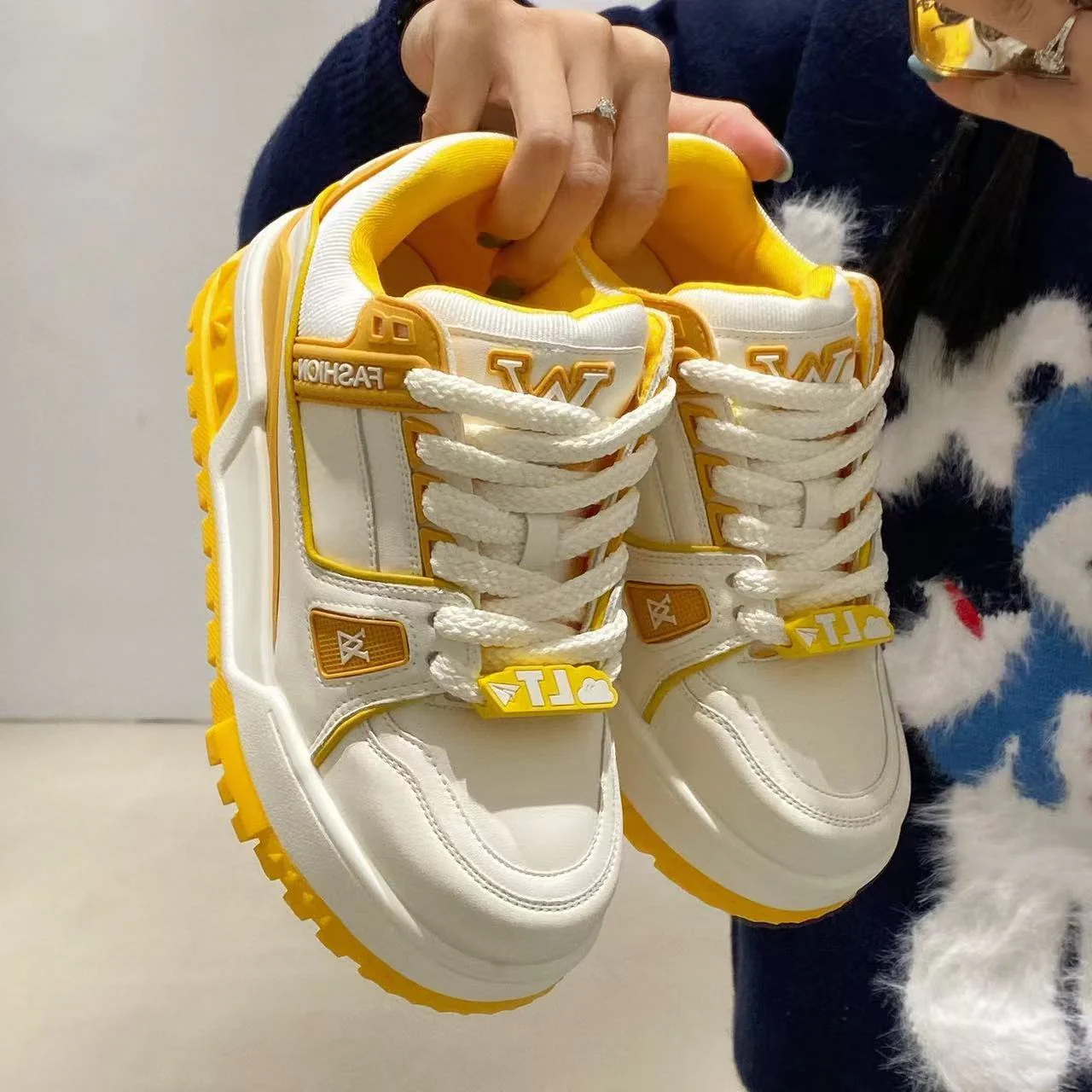Damen Urbaner Lifestyle-Sneaker mit robustem Sohlenprofil Heidi Mode - Image 3