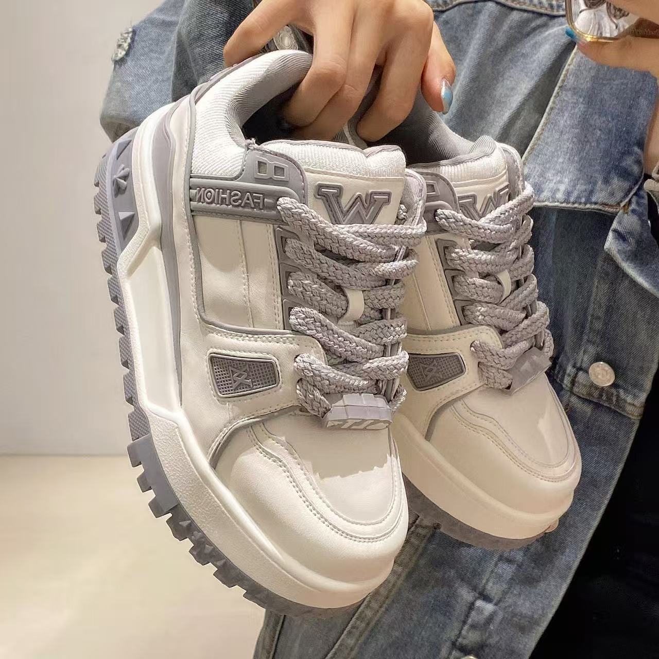 Damen Urbaner Lifestyle-Sneaker mit robustem Sohlenprofil Heidi Mode - Image 4