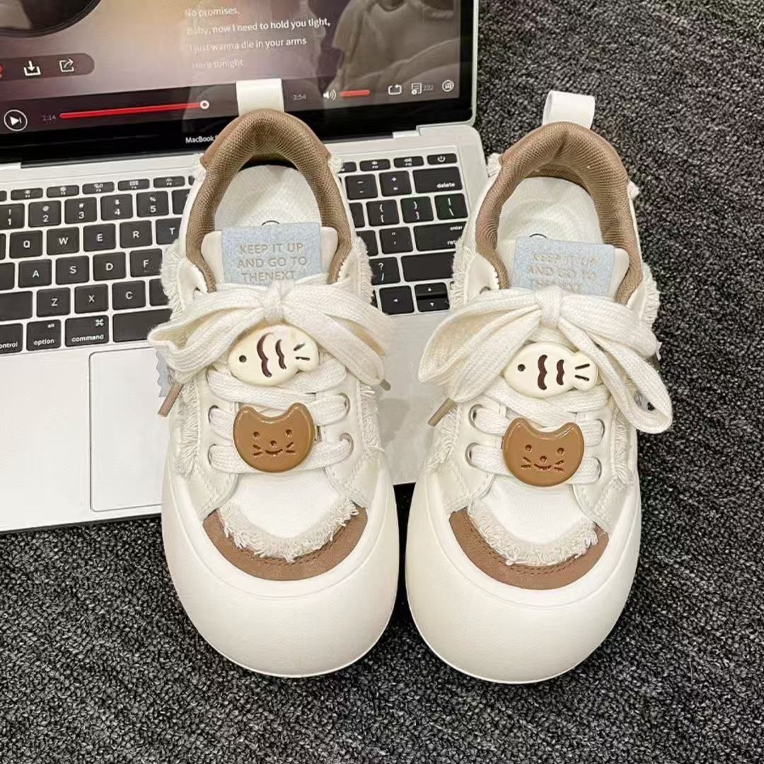 Damen Verspielte Sneaker mit einzigartigem Design Heidi Mode - Image 4