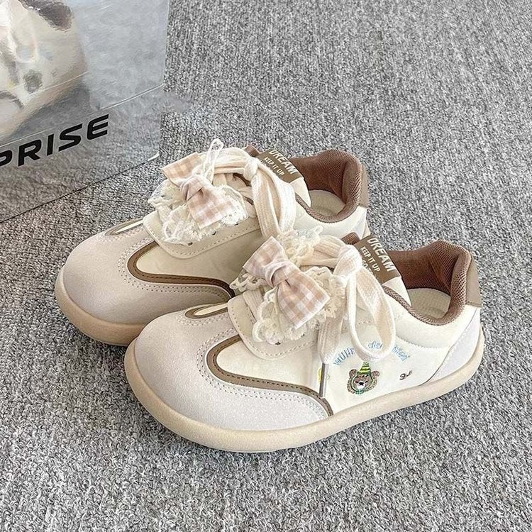 Damen Verspielte Sneakers mit Rüschendetail und bequemer Dämpfung Heidi Mode - Image 5