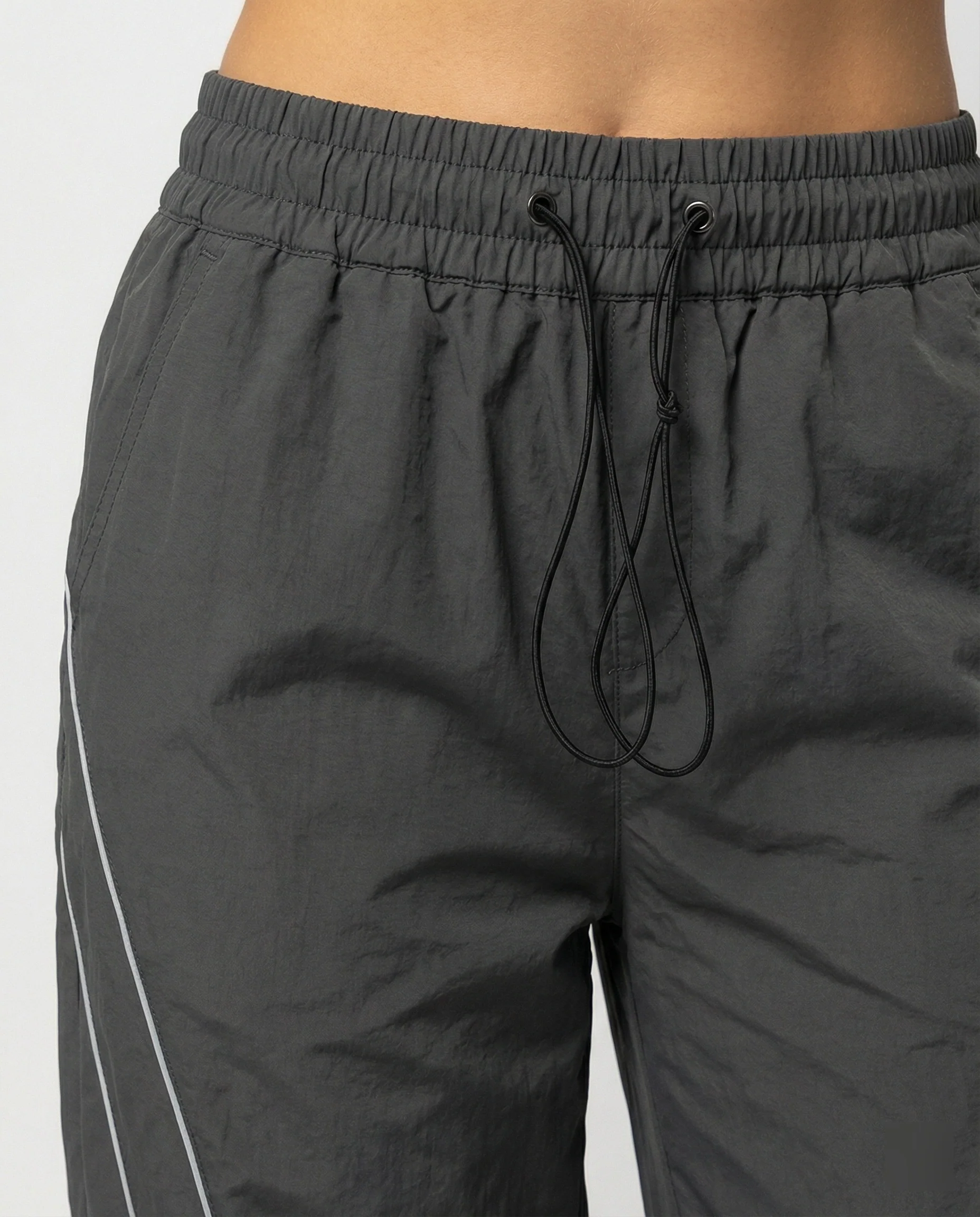 Damen weite Cargo-Hose mit Tunnelzugbund, reflektierenden Seitenpaspeln und langen Saum Heidi-Mode - Image 3