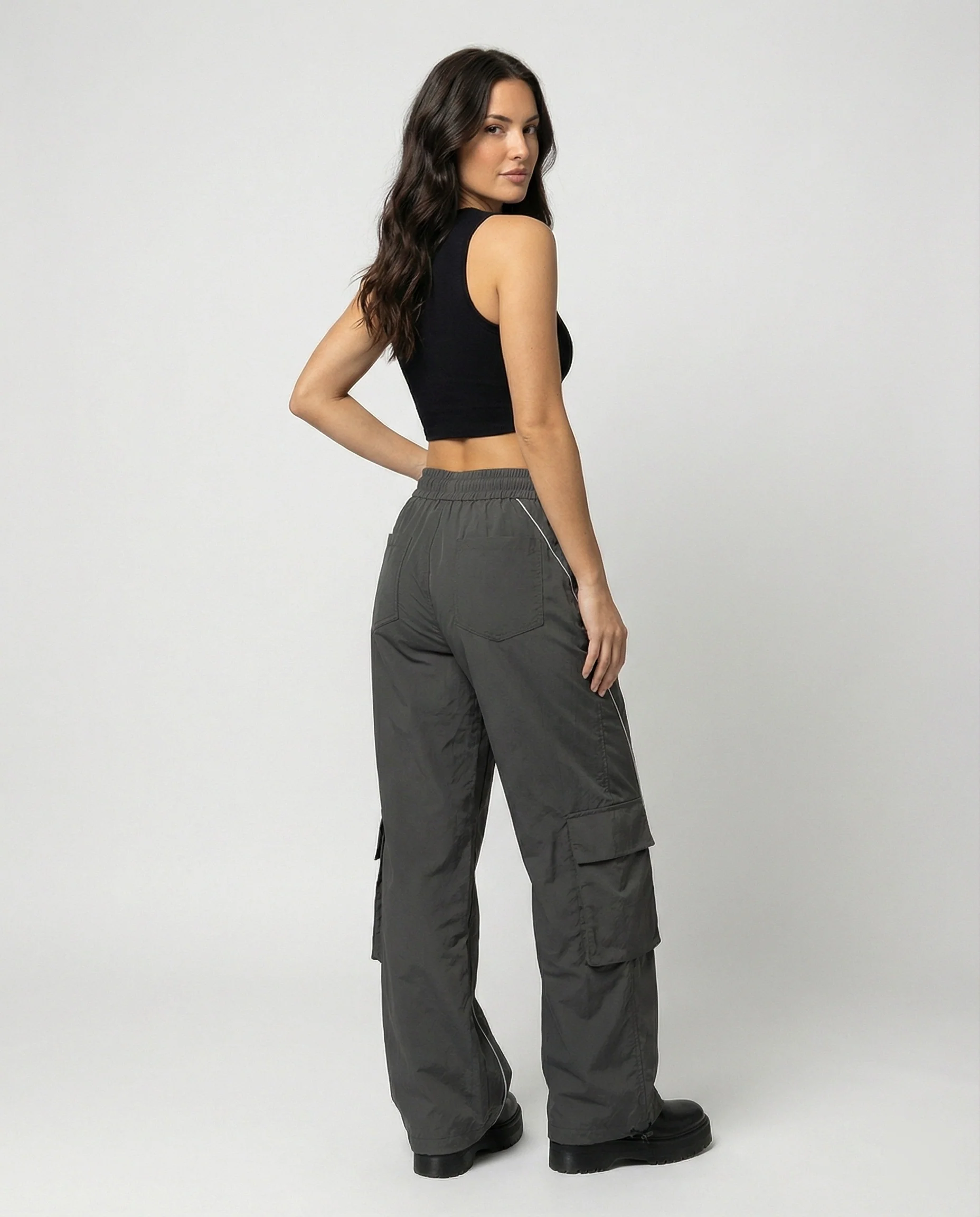 Damen weite Cargo-Hose mit Tunnelzugbund, reflektierenden Seitenpaspeln und langen Saum Heidi-Mode - Image 4