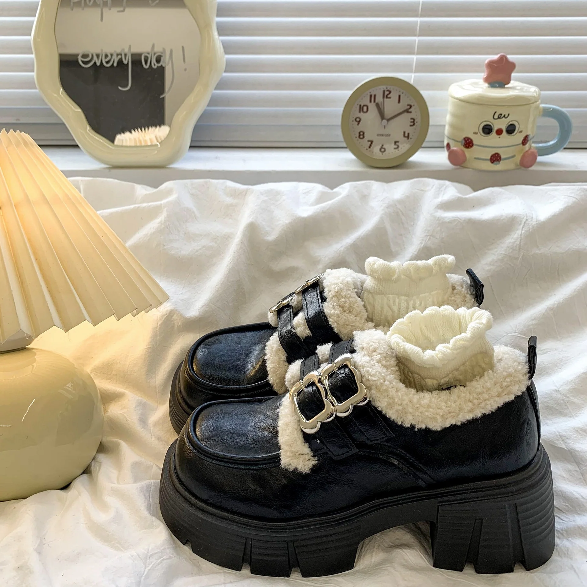 Damen Winterstiefel mit flauschigem Innenfutter und modischer Schnalle Heidi Mode - Image 7