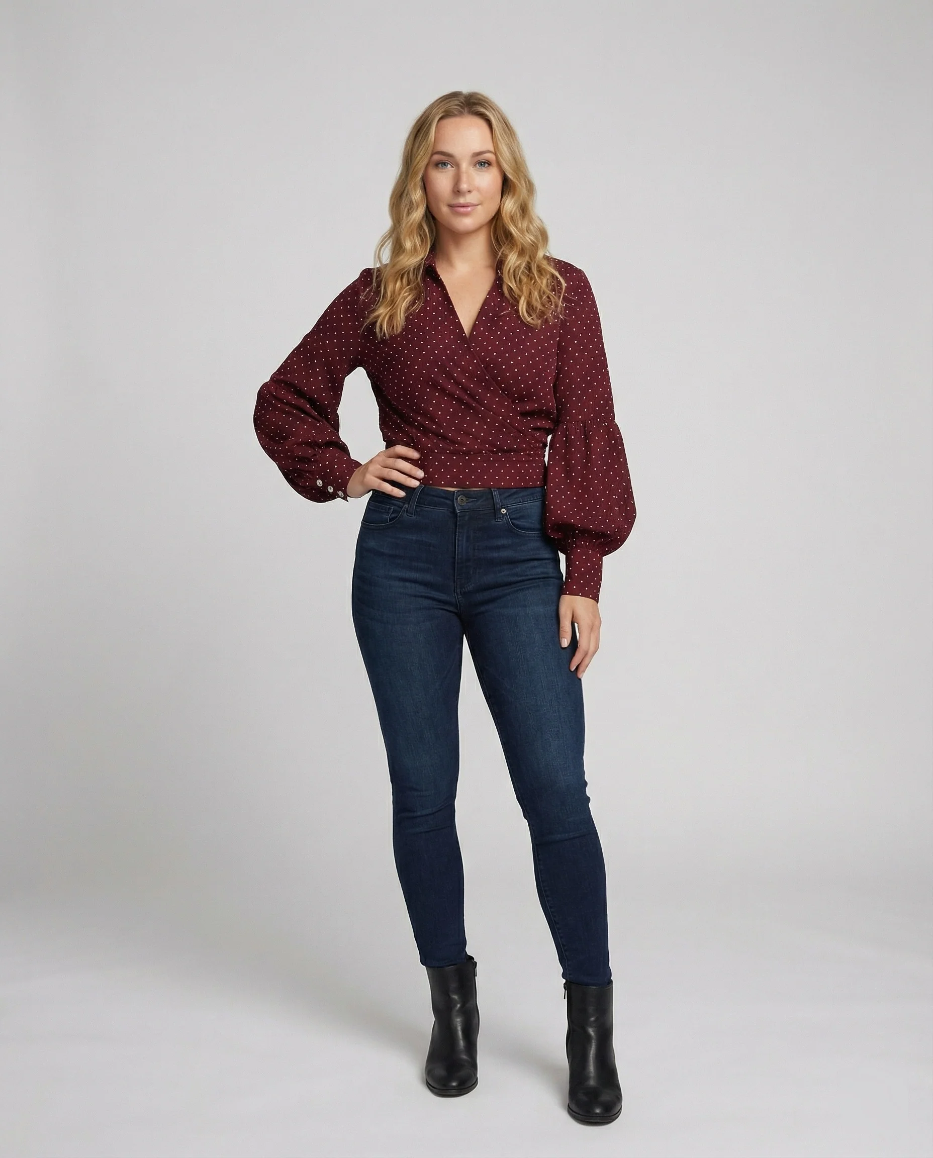 Elegante weinrote Damen Bluse mit Polka Dots und V-Ausschnitt - Image 3