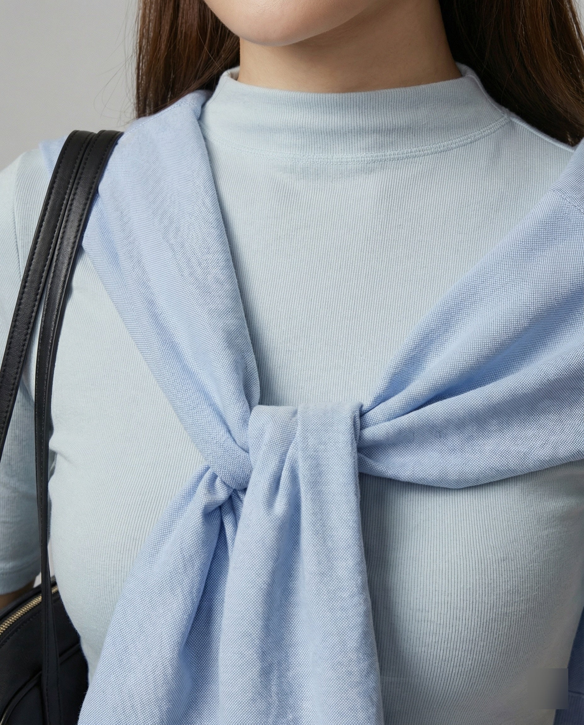 Enganliegendes Damen T-Shirt mit Merinowolle und Stehkragen für den Sommer - Image 2