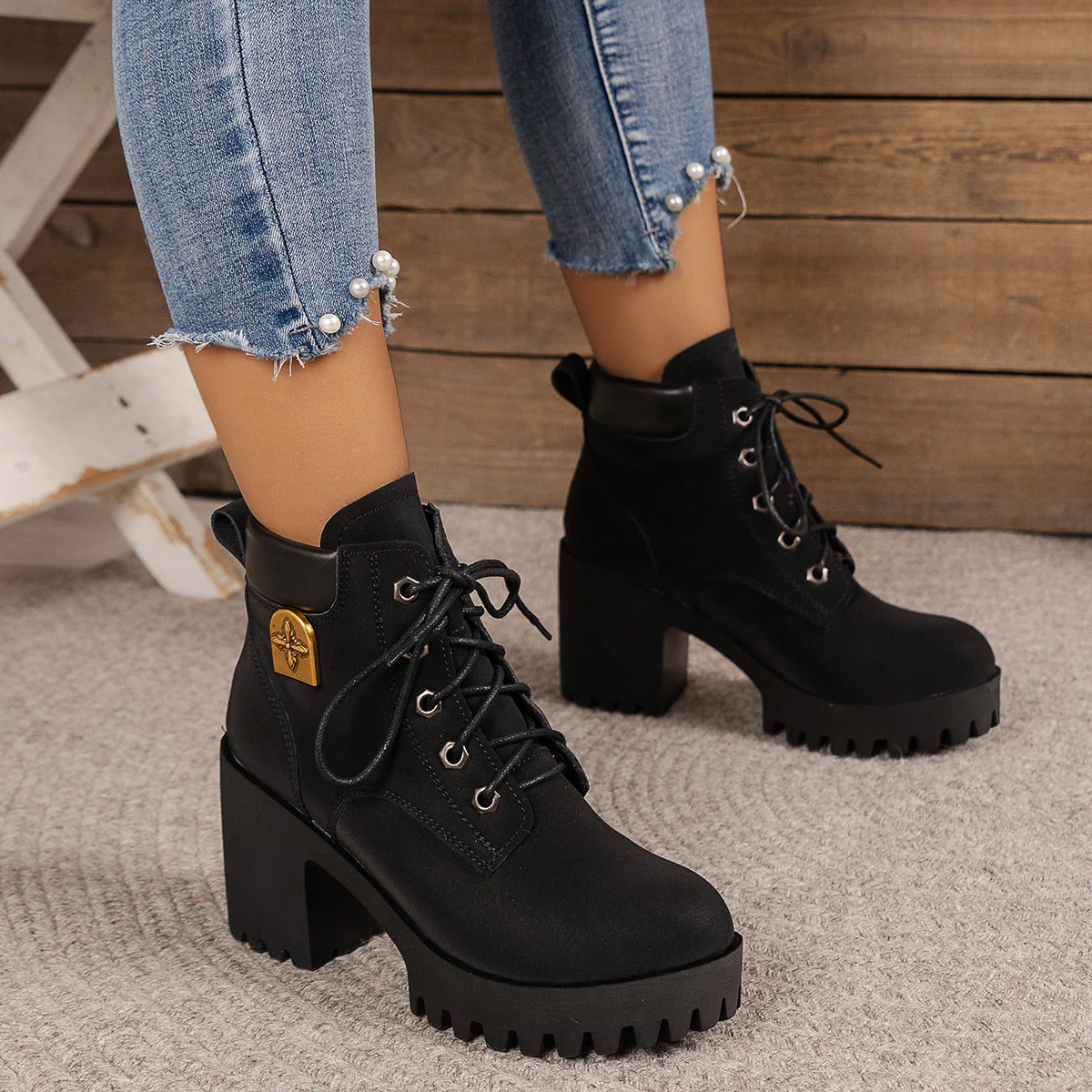 Damen Chunky Heel Combat Boots mit Robuster Sohle und Stilvollem Schnürung Heidi-Mode