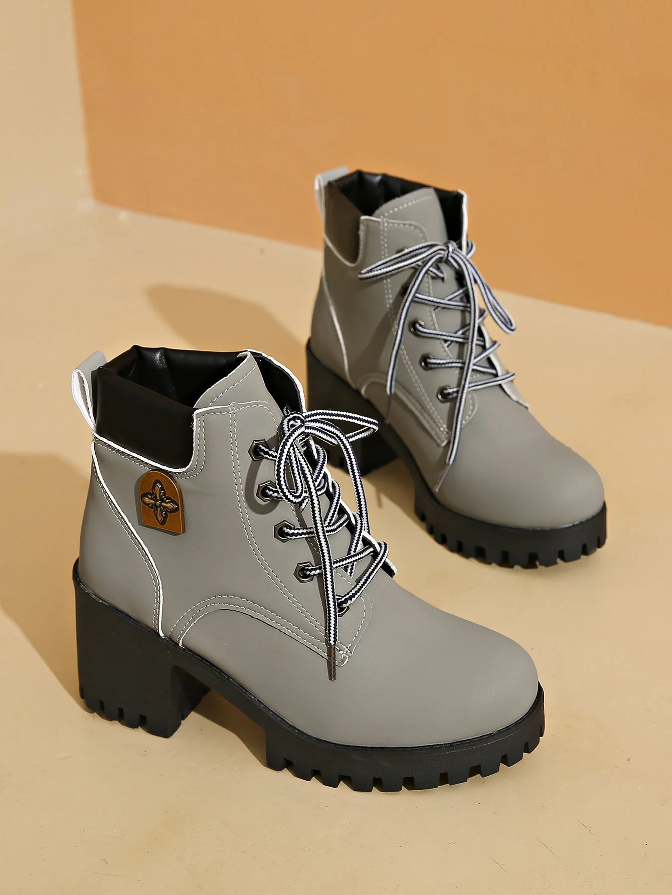 Damen Chunky Heel Combat Boots mit Robuster Sohle und Stilvollem Schnürung Heidi-Mode - Image 6