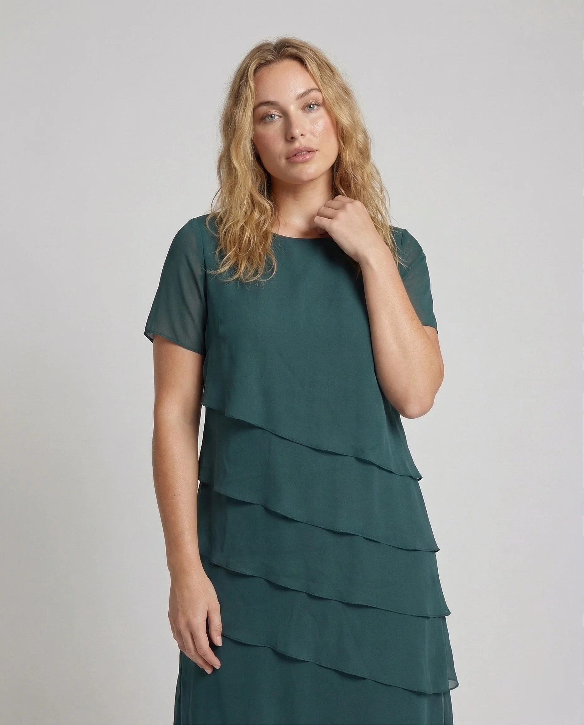 Damenkleid mit Rundhalsausschnitt, kurzen Ärmeln und mehrlagiger transparenter Overlay-Optik | Heidi-Mode