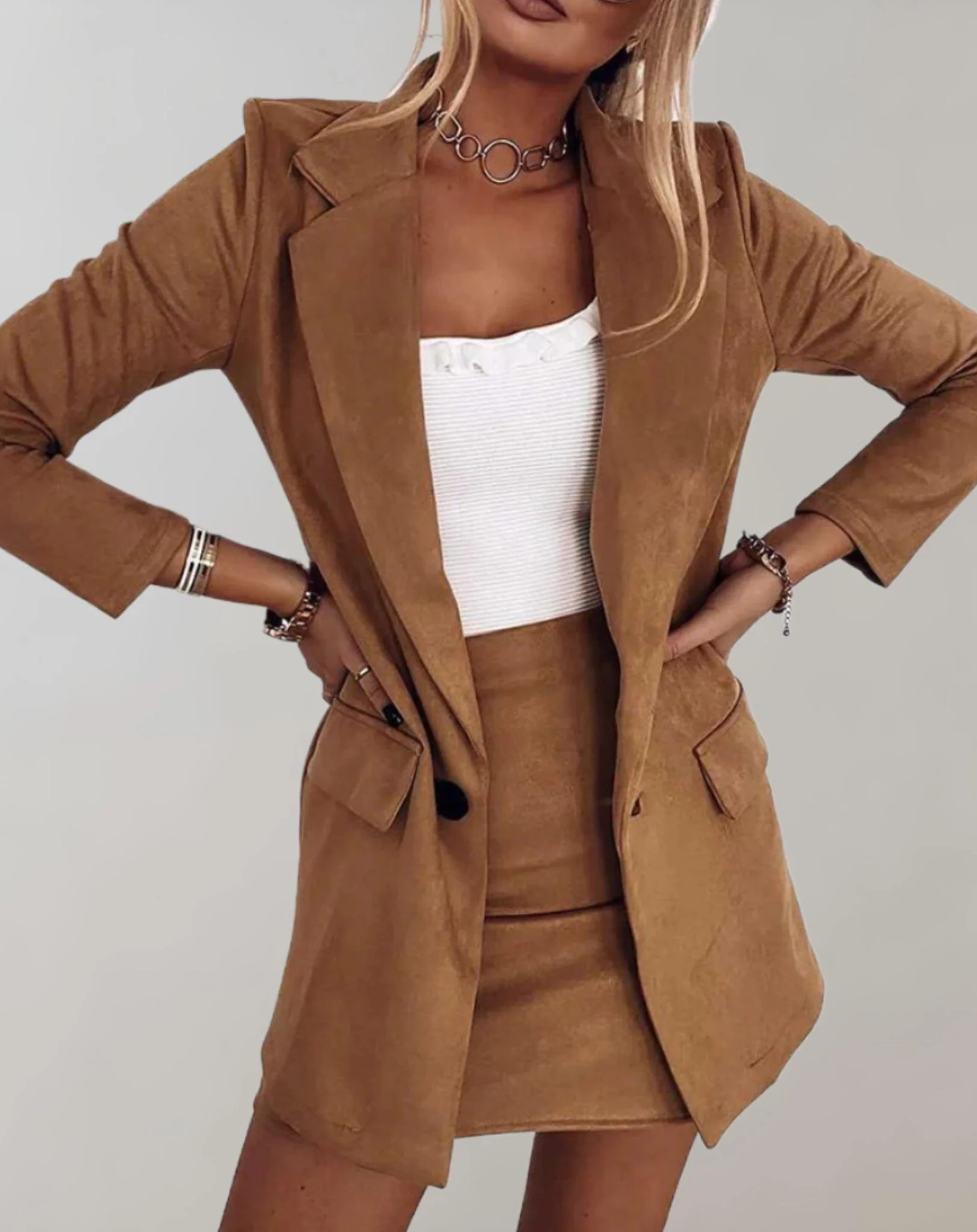 Heidi-Mode | 2 Teiliges Satz Aus Blazer und Minirock für Damen - Image 3