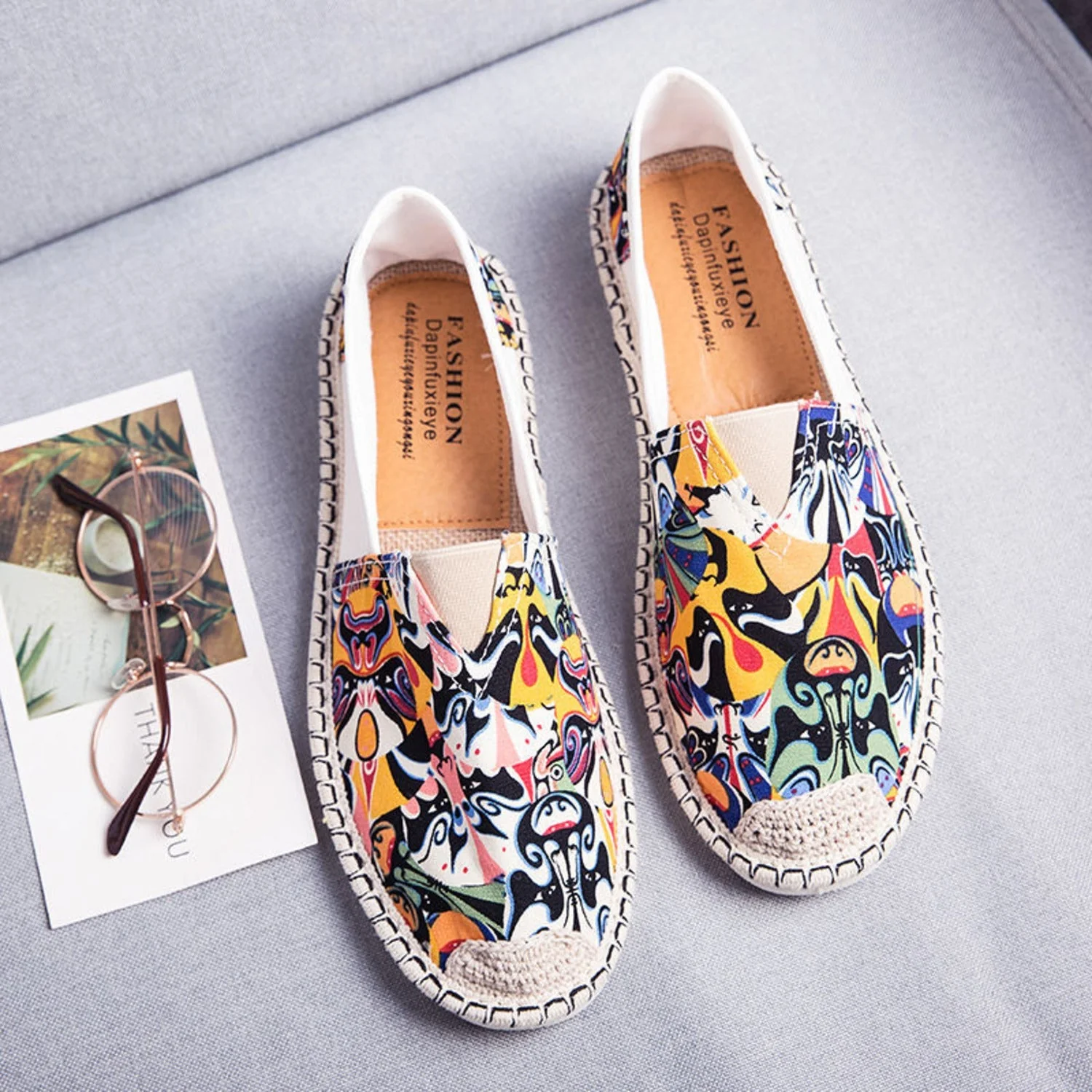 Heidi-Mode | Atmungsaktive Canvas Espadrilles mit Grafischem Druck - Image 2