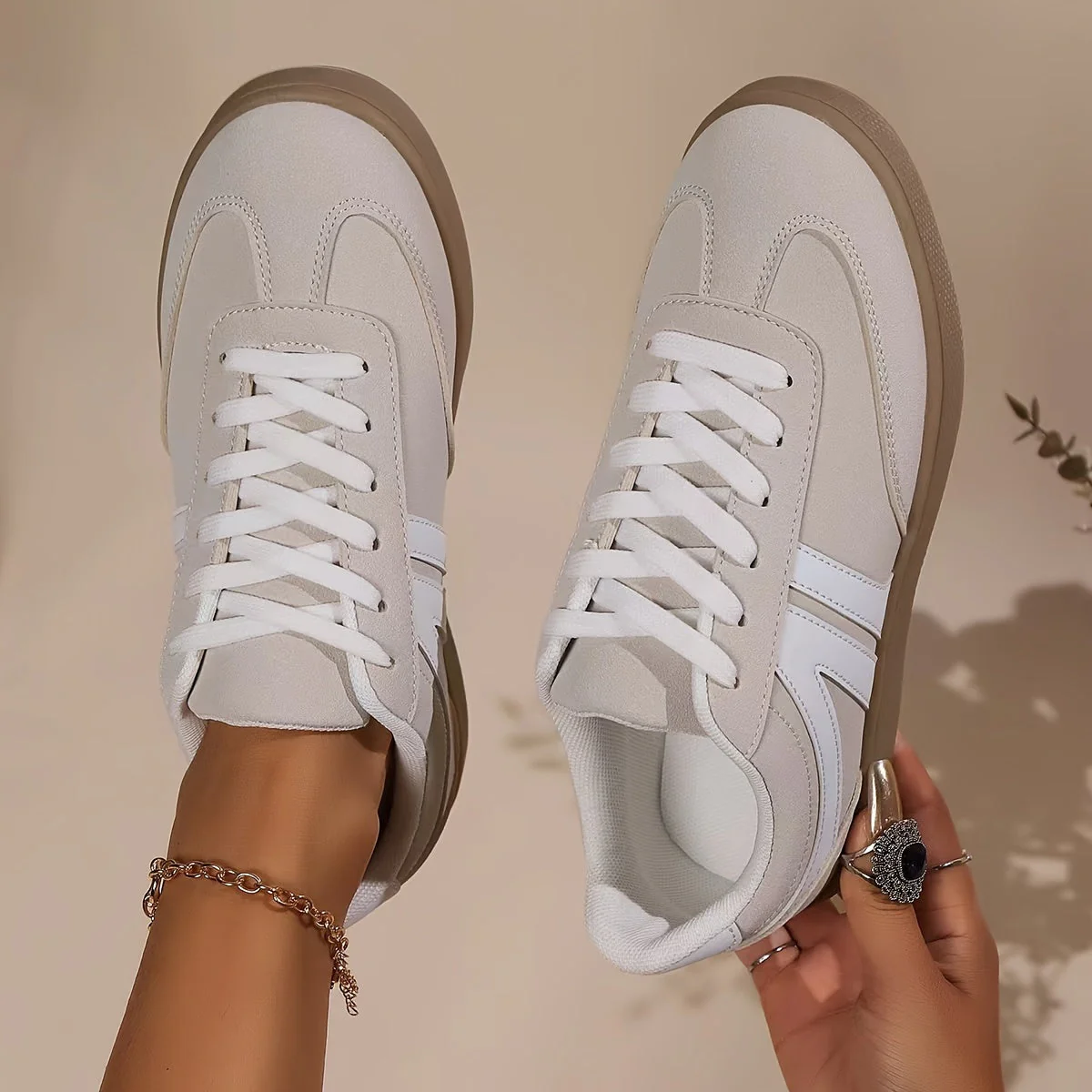 Heidi-Mode | Bequeme Damensneaker In Einfarbigen Farben - Image 9