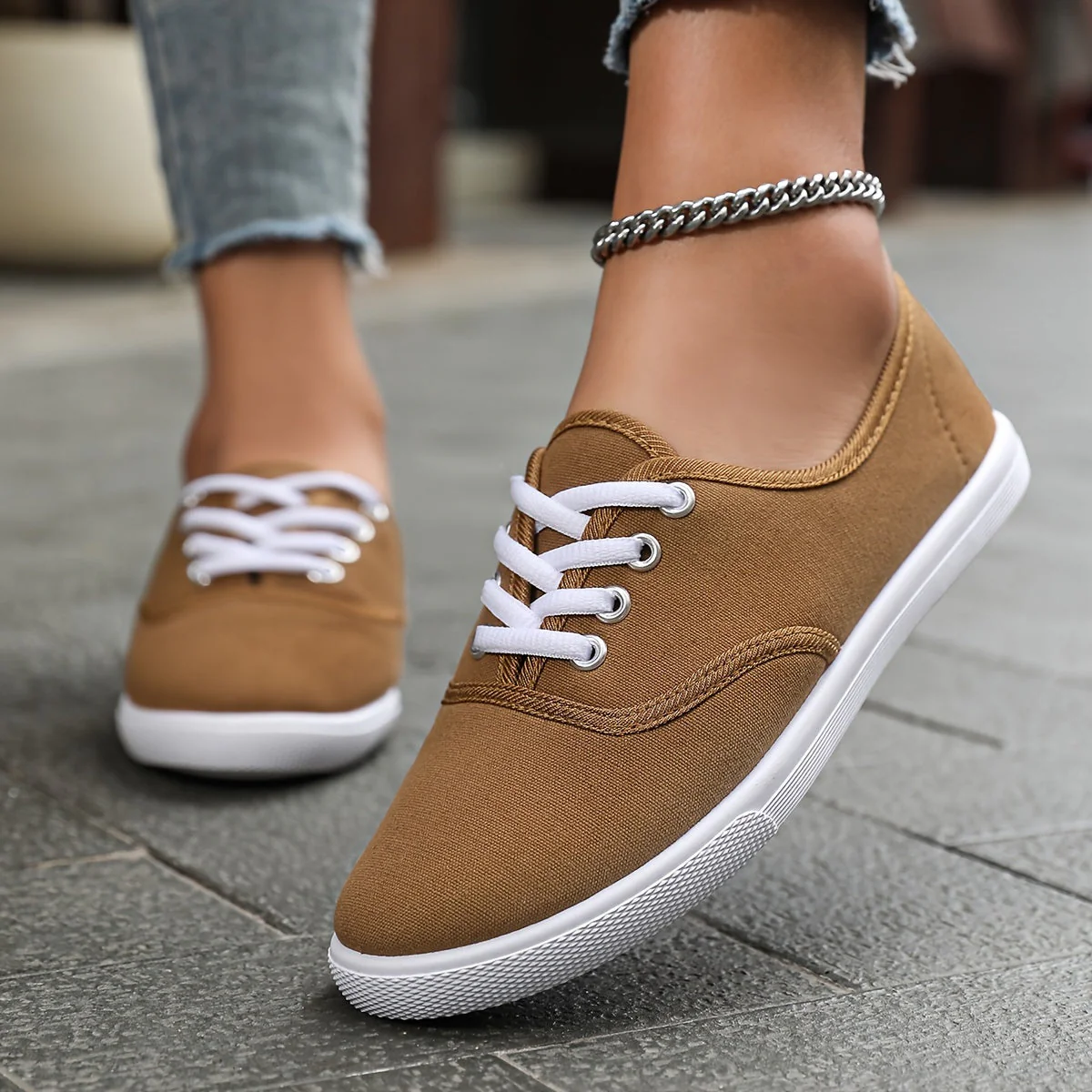 Heidi-Mode | Bequeme Niedrige Canvas Schnürschuhe - Image 6