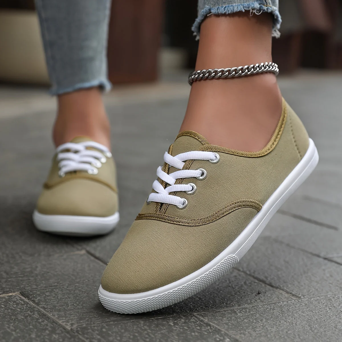 Heidi-Mode | Bequeme Niedrige Canvas Schnürschuhe - Image 9