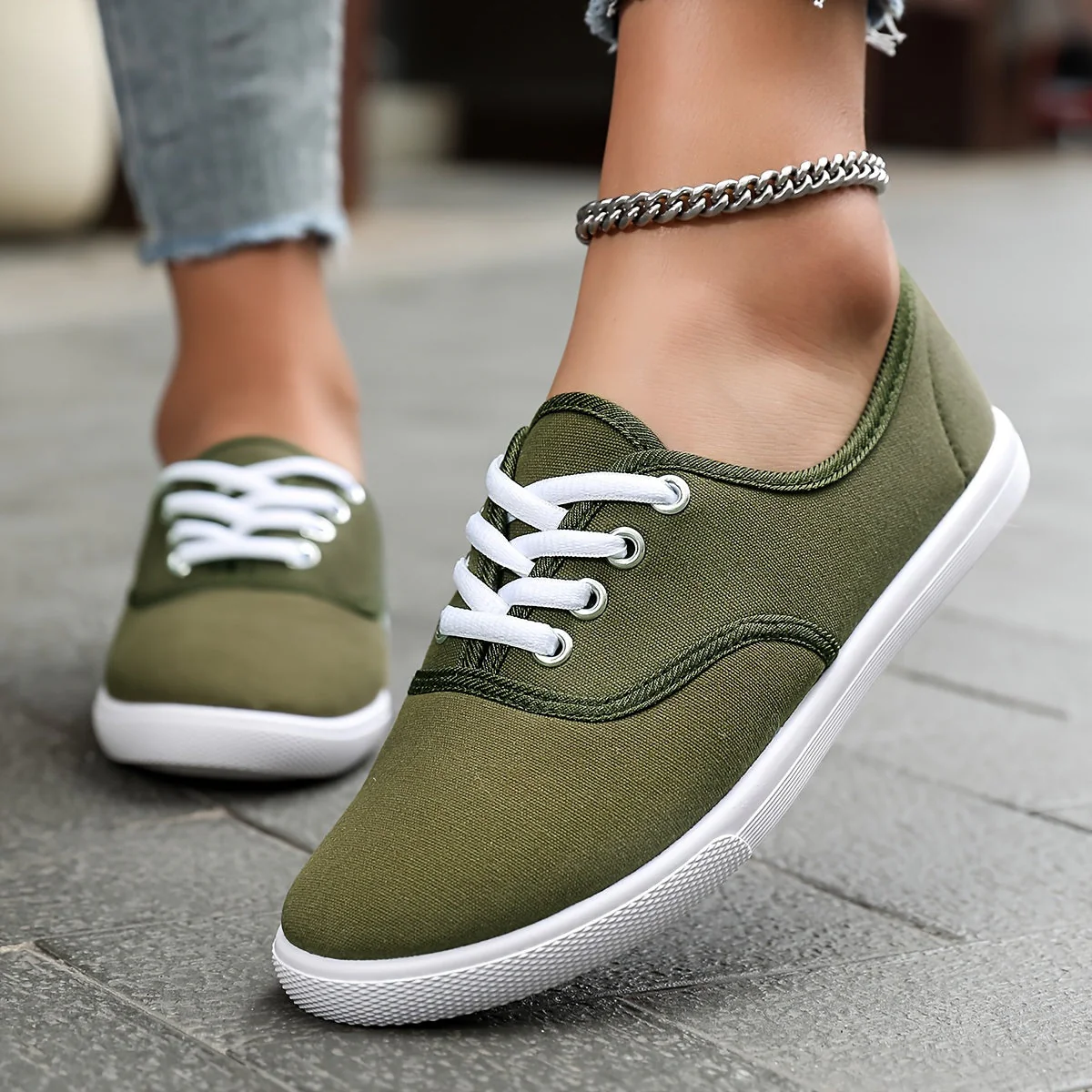 Heidi-Mode | Bequeme Niedrige Canvas Sneakers In Weiß - Image 13