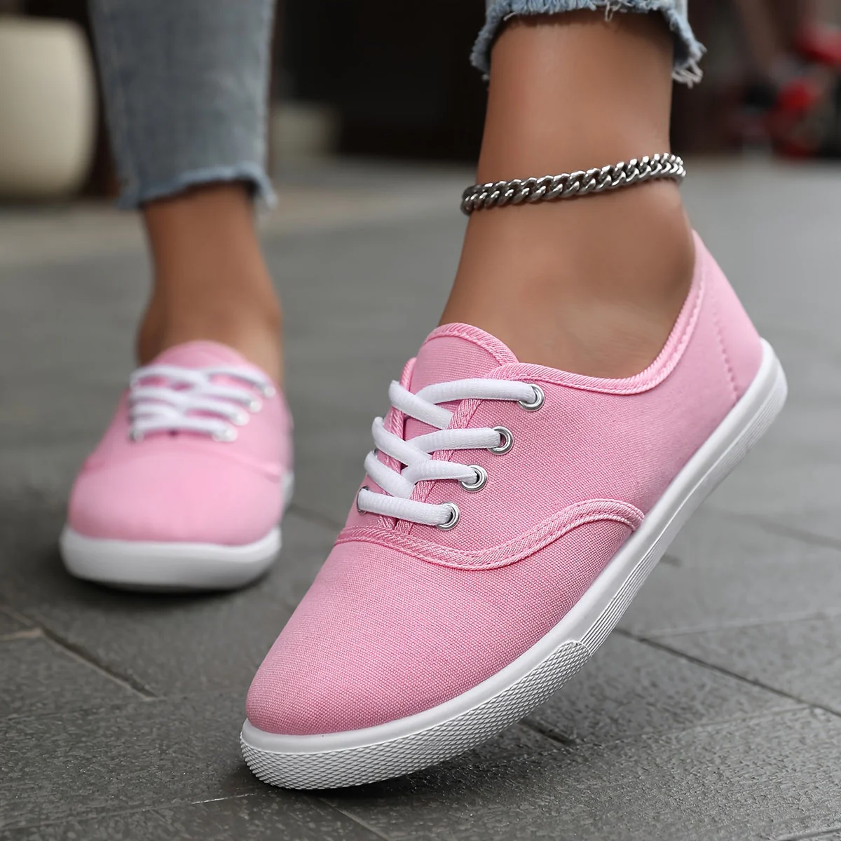 Heidi-Mode | Bequeme Niedrige Canvas Sneakers In Weiß - Image 15