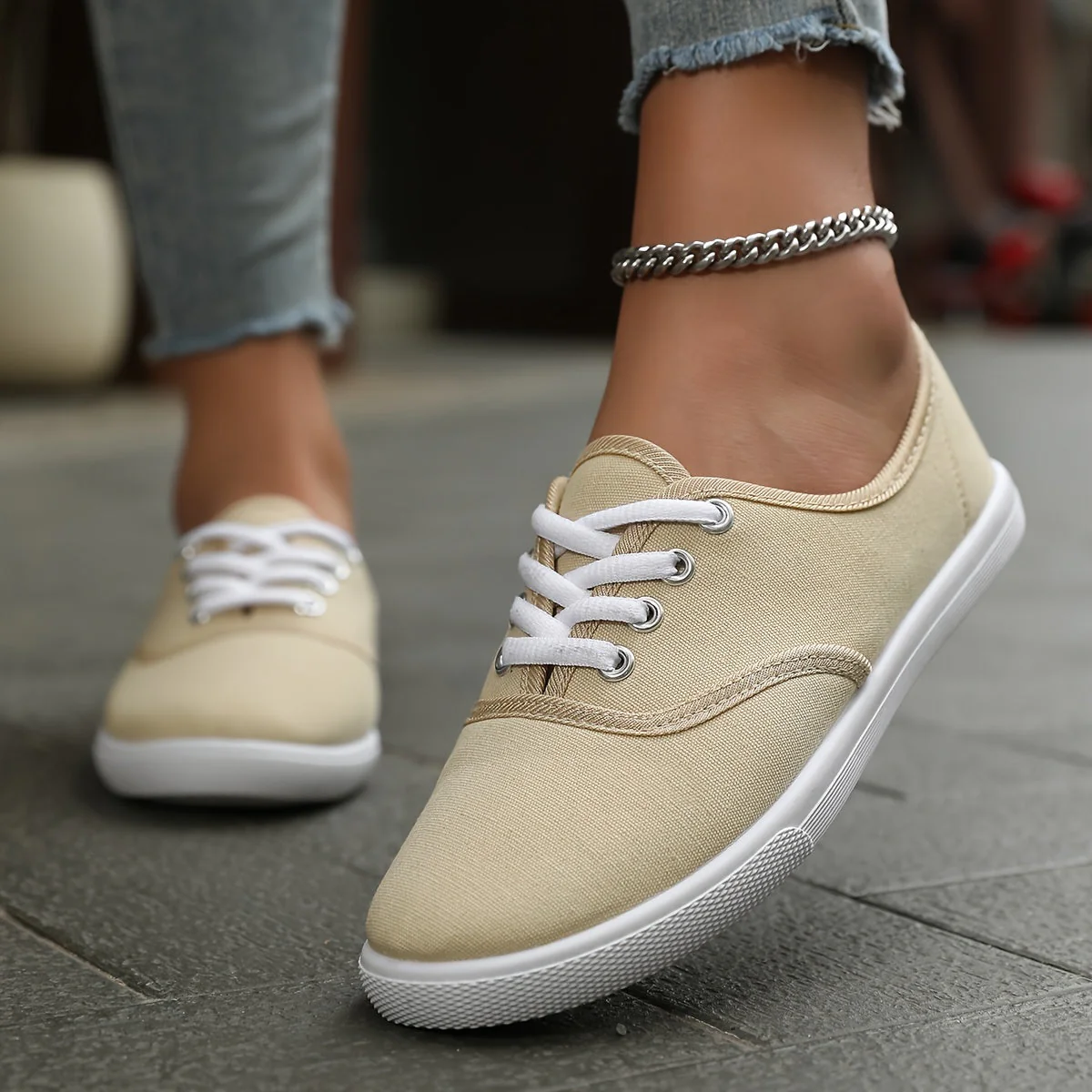 Heidi-Mode | Bequeme Niedrige Canvas Sneakers In Weiß - Image 16
