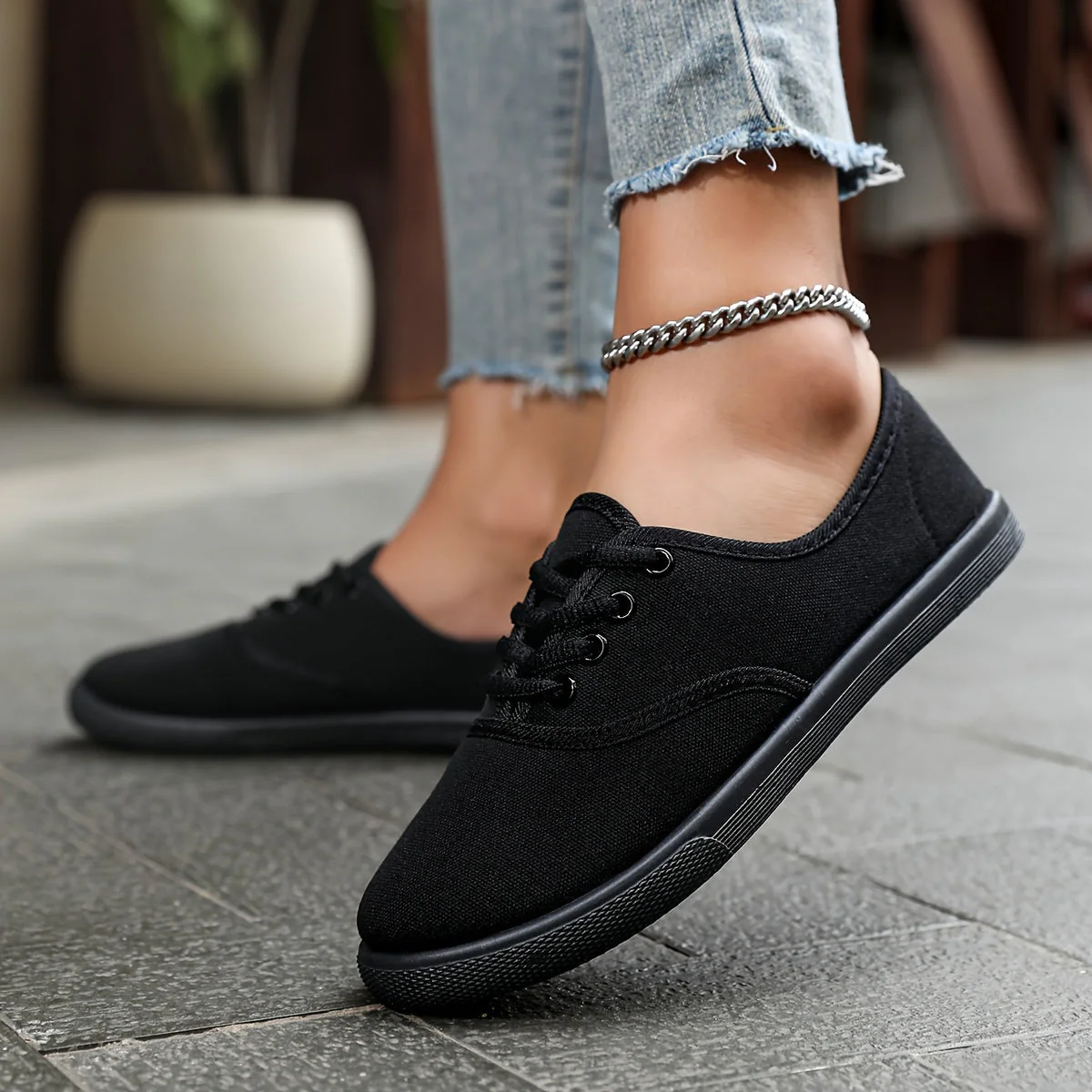 Heidi-Mode | Bequeme Niedrige Canvas Sneakers In Weiß - Image 3