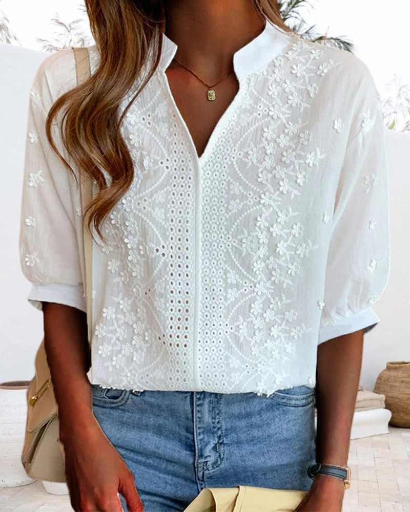 Heidi-Mode | Bestickte V-Ausschnitt Bluse