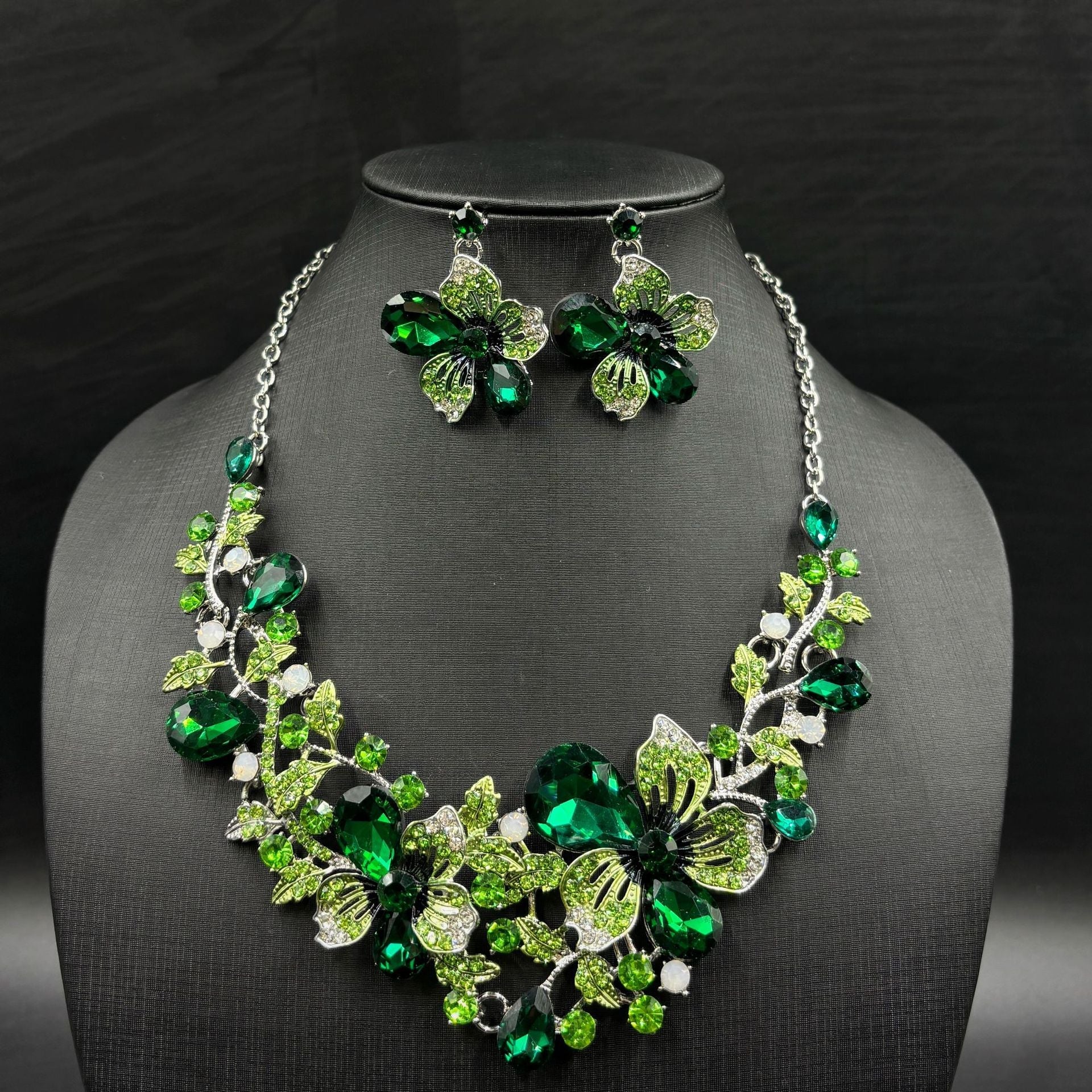Heidi-Mode | Brautschmuck Blumenketten und Ohrringe - Image 8
