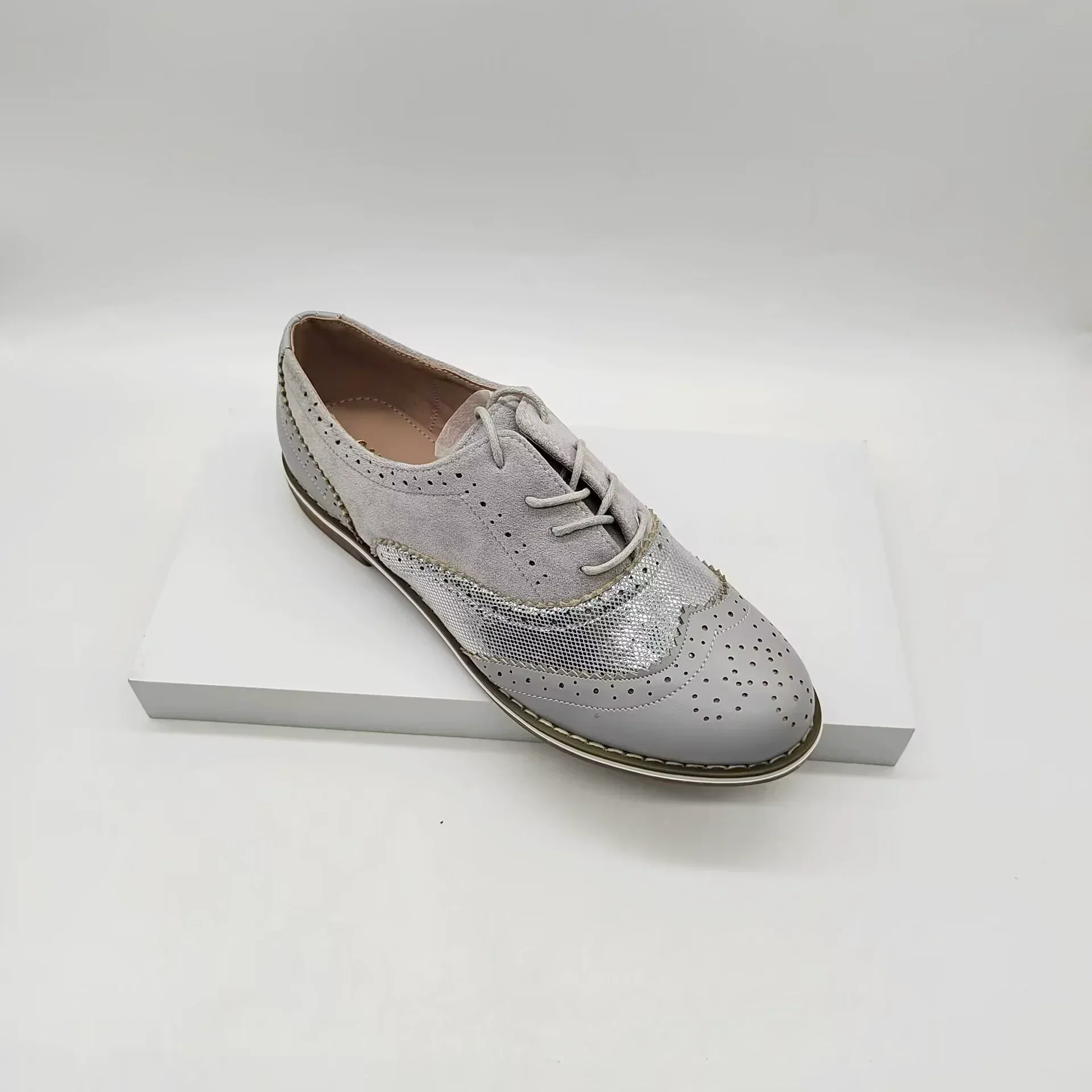 Heidi-Mode | Brogues Schuhe Echtes Leder Klassische Schnürung Elegantes Perforiertes Design - Image 2