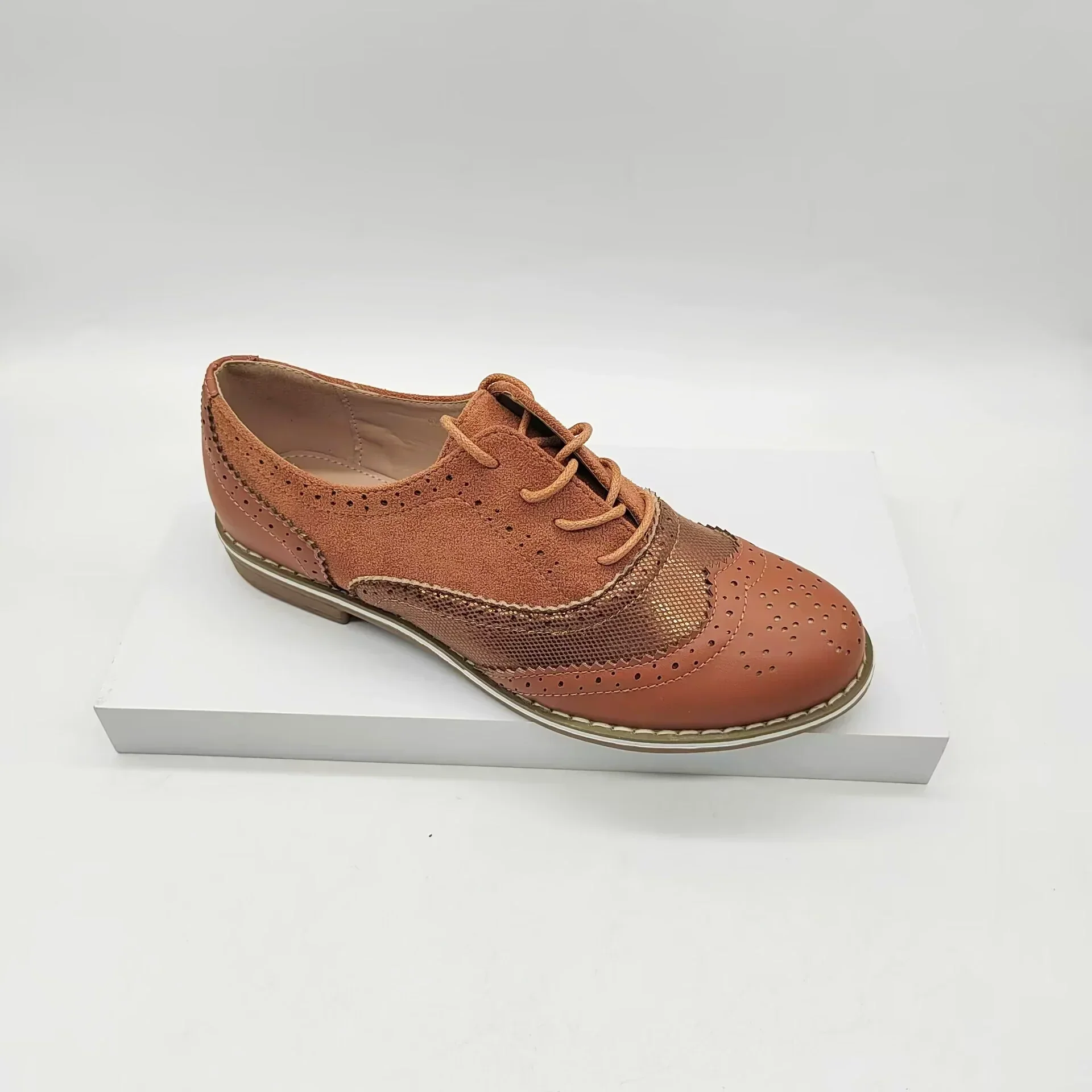 Heidi-Mode | Brogues Schuhe Echtes Leder Klassische Schnürung Elegantes Perforiertes Design - Image 5