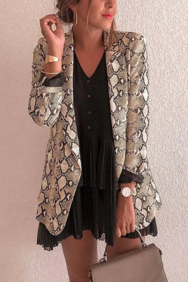 Heidi-Mode | Charmer Schlangenmuster Revers Lose Blazer - Image 3