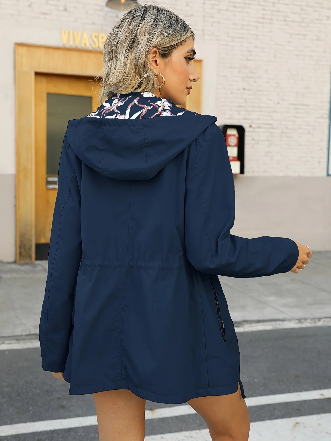 Heidi-Mode | Damen Regenjacke mit Kapuze und Blumenmuster Futter - Image 3