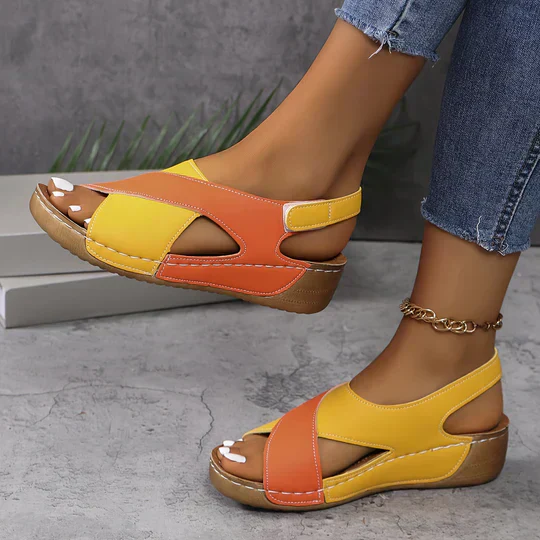Heidi-Mode | Damenschuhe mit Kontrastierendem Keilabsatz - Image 4