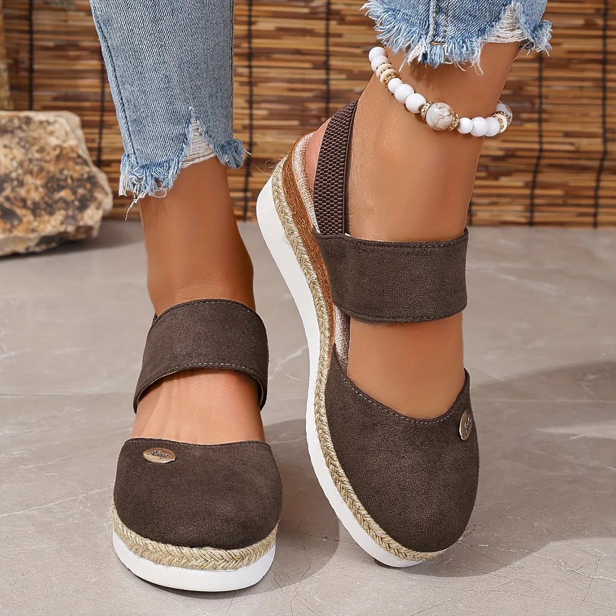 Heidi-Mode | Damen Sandalen Auf Plattform: Rutschfest, Geschlossene Zehe, Elastischer Riemen - Image 4
