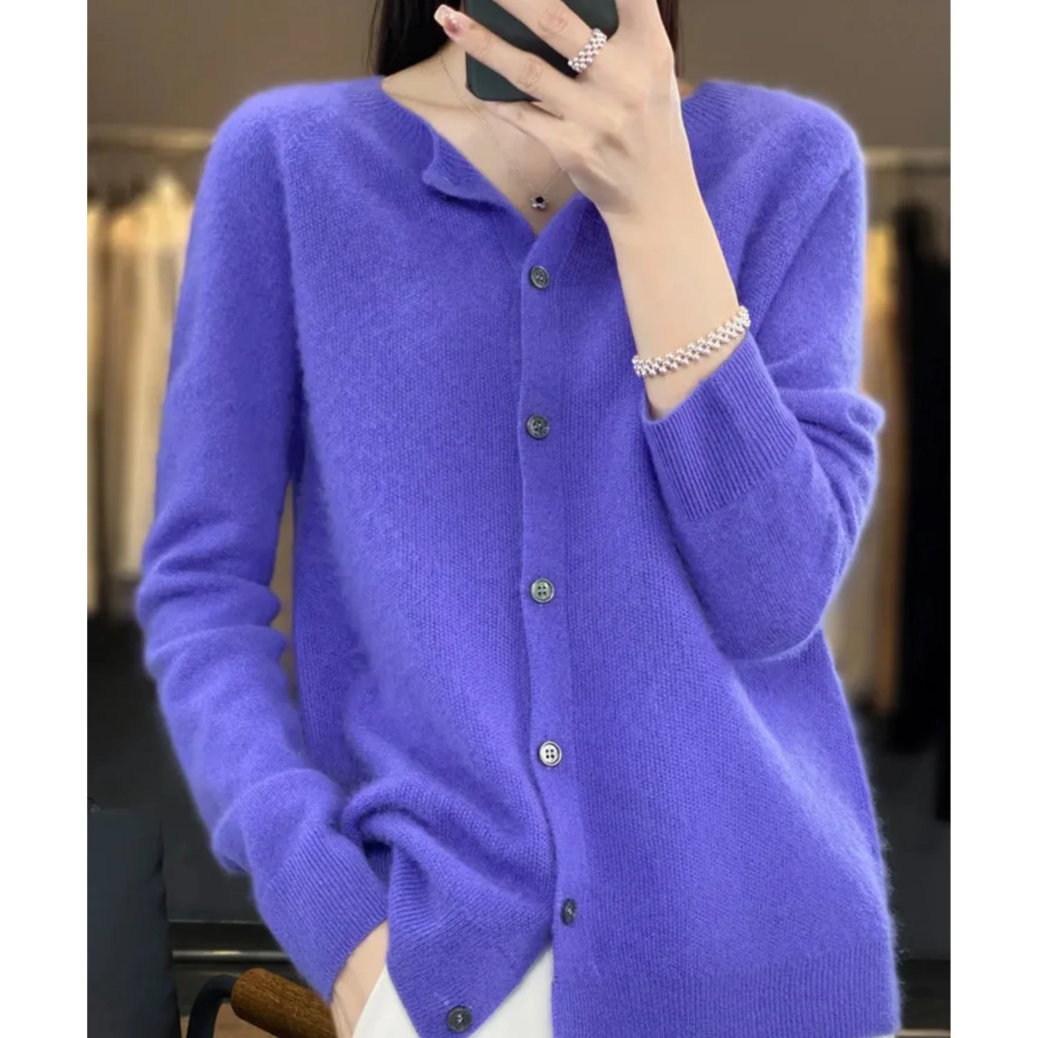 Heidi-Mode | Damen-Strickjacke mit O-Ausschnitt Aus 100 % Reiner Merinowolle, Kaschmirpullover - Image 3