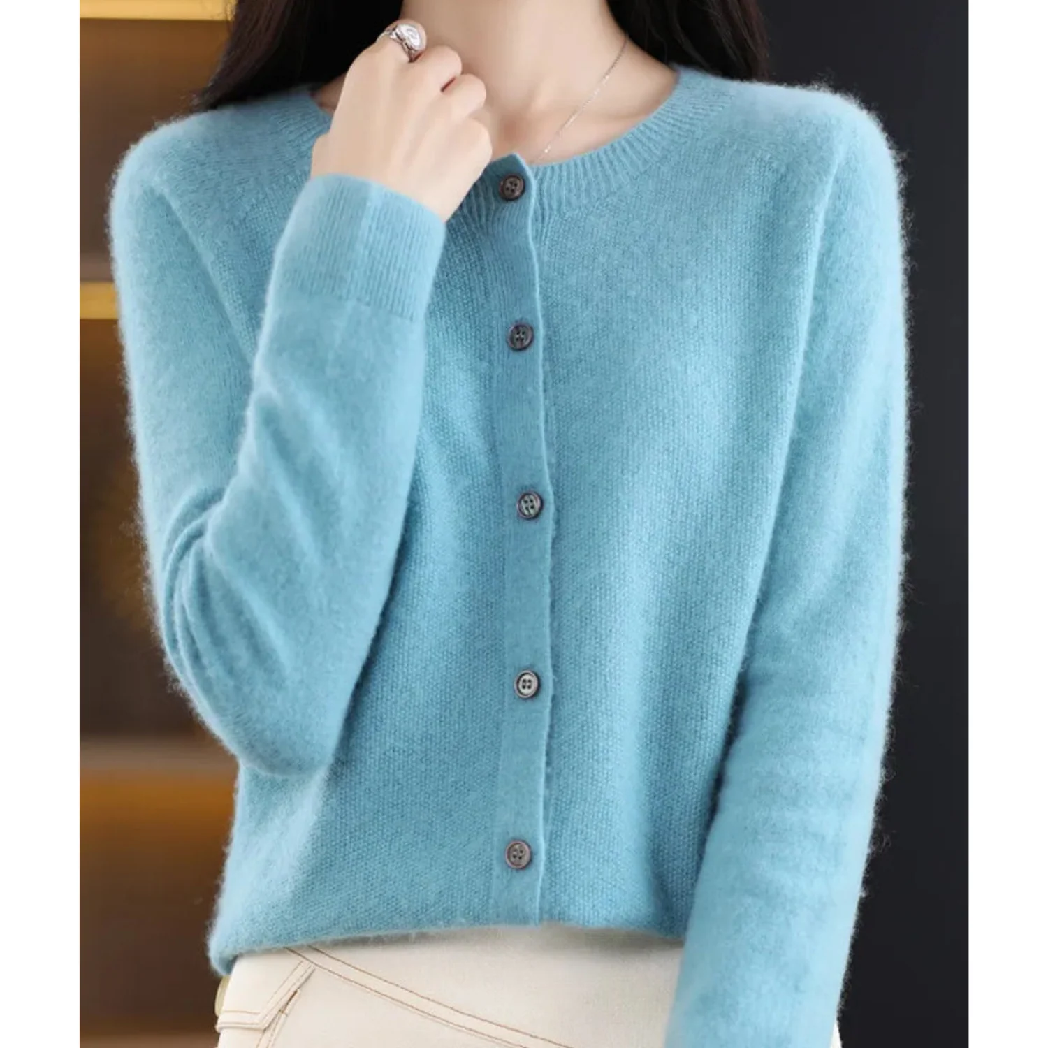 Heidi-Mode | Damen-Strickjacke mit O-Ausschnitt Aus 100 % Reiner Merinowolle, Kaschmirpullover - Image 4