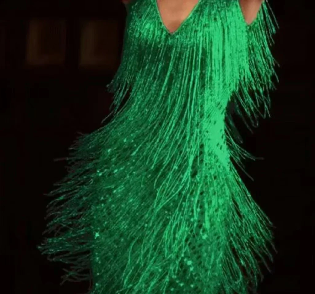 Heidi-Mode | Dazzling Diva Kleid mit Pailletten und Quasten - Image 4
