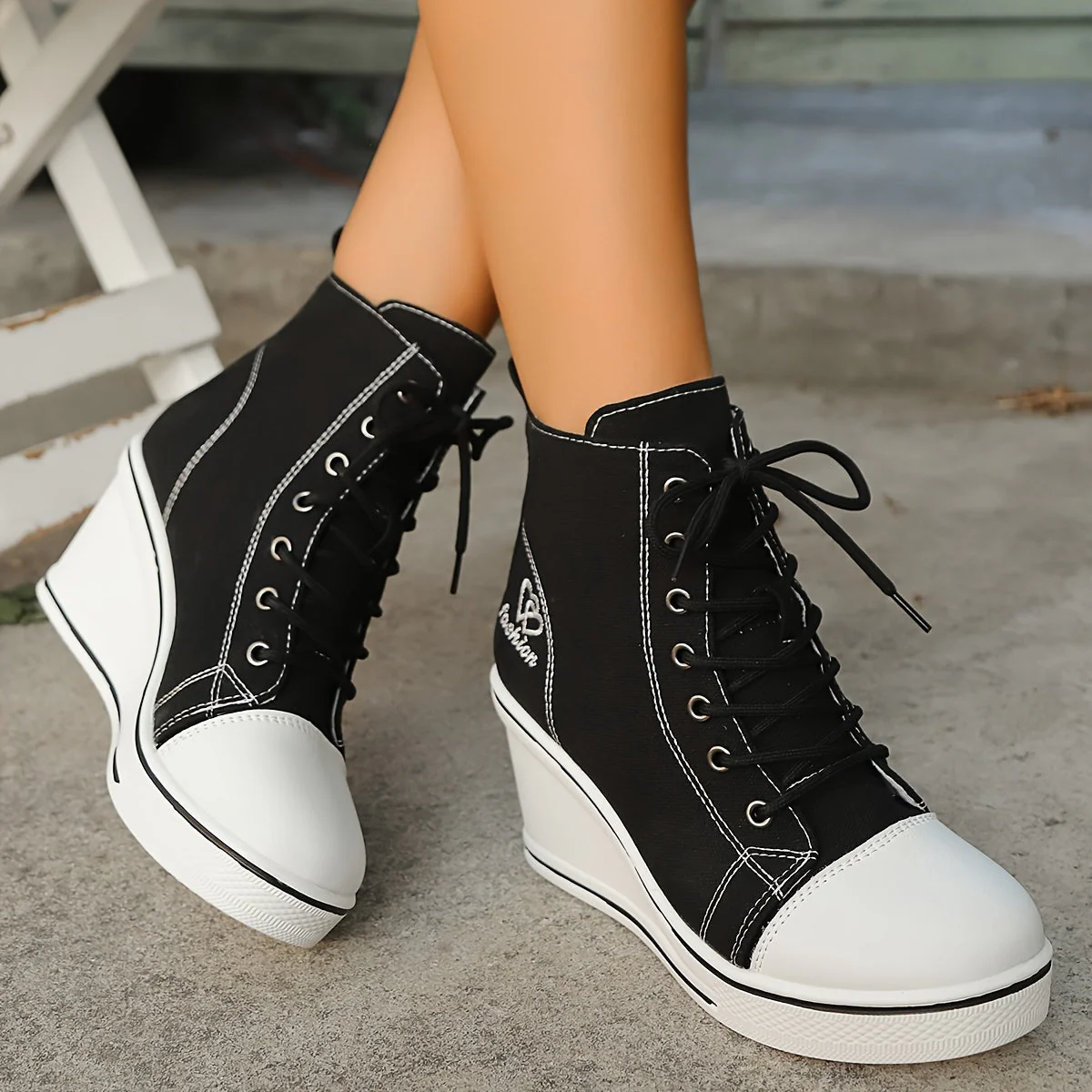 Heidi-Mode | Einfache Canvas Stiefeletten mit Liebesmotiv - Image 9