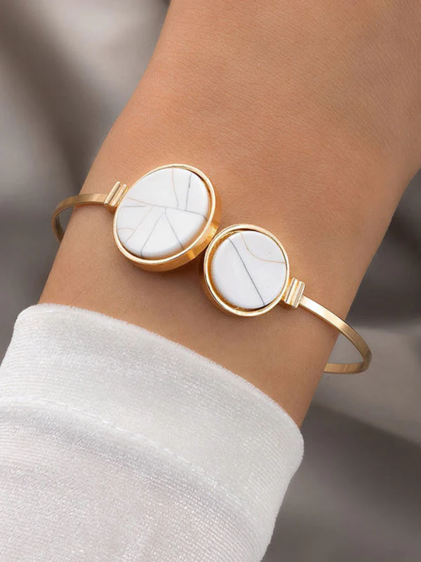 Heidi-Mode | Eingelassene Offene Fünfteiliges Armband Geometrisches Liebes Dreiecks Armband Satz - Image 3