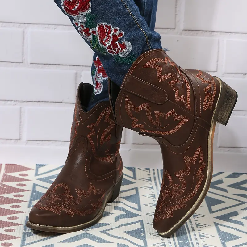 Heidi-Mode | Elegant Gestickte Western Stiefeletten - Image 8