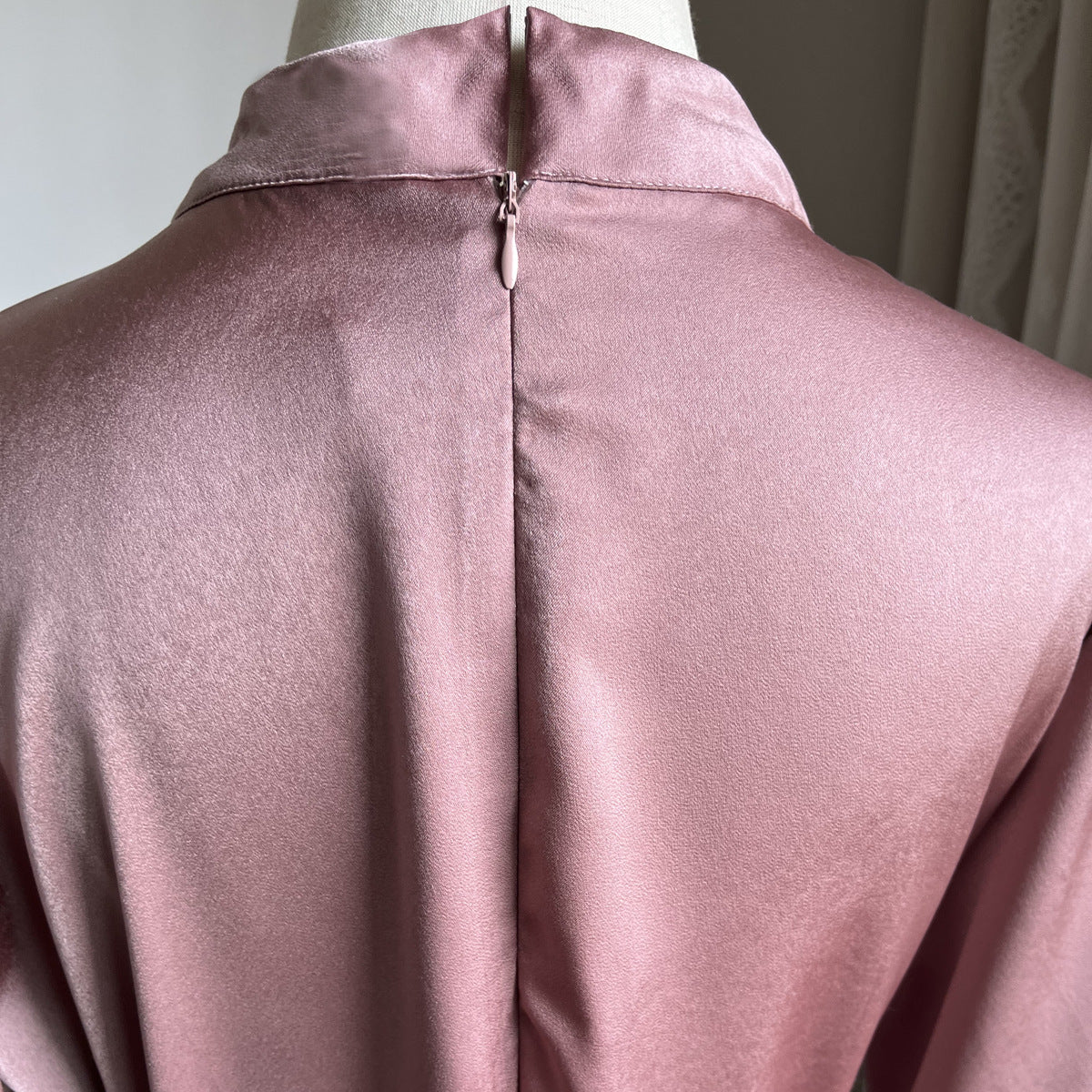 Heidi-Mode | Elegant Satin Gebundenes Kleid - Image 5