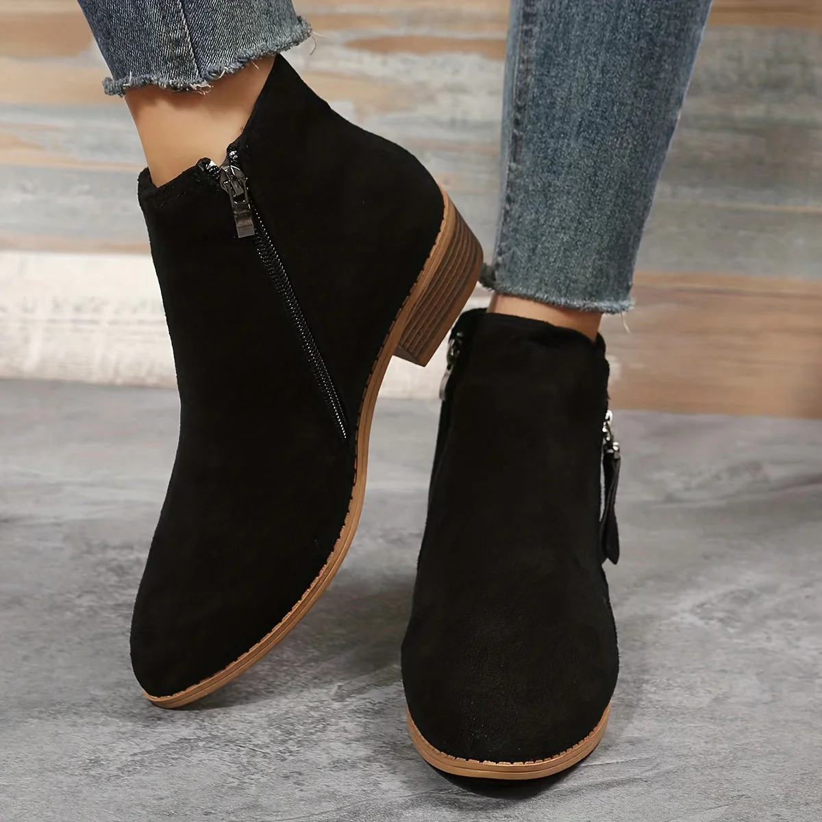 Heidi-Mode | Elegante Spitze Stiefeletten mit Absatz und Reißverschluss - Image 2
