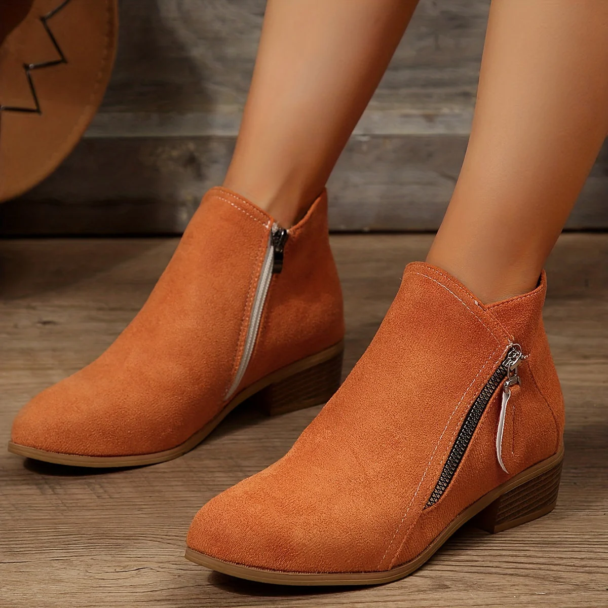 Heidi-Mode | Elegante Spitze Stiefeletten mit Absatz und Reißverschluss - Image 3