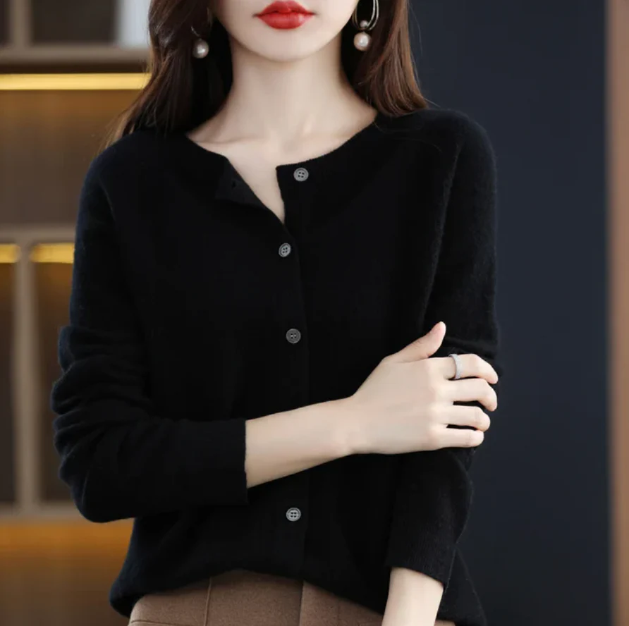 Heidi-Mode | Elegante Damenstrickjacke für Ultimativen Komfort - Image 4