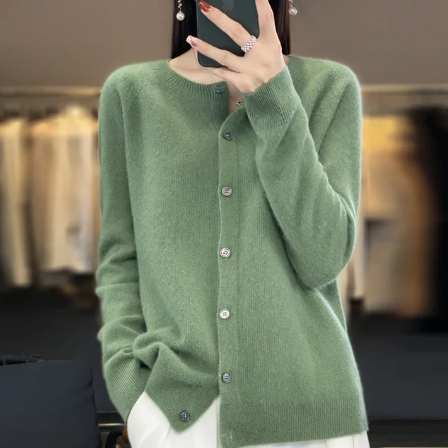 Heidi-Mode | Elegante Damenstrickjacke für Ultimativen Komfort - Image 5