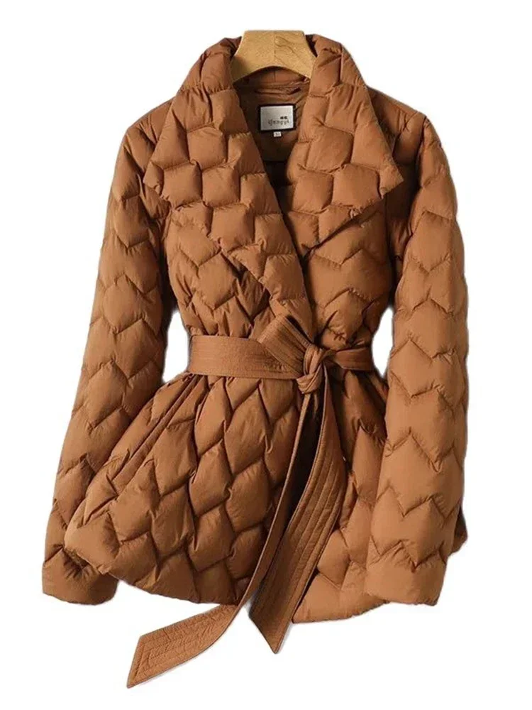 Heidi-Mode | Elegante Daunenjacke mit Gürtel - Image 5