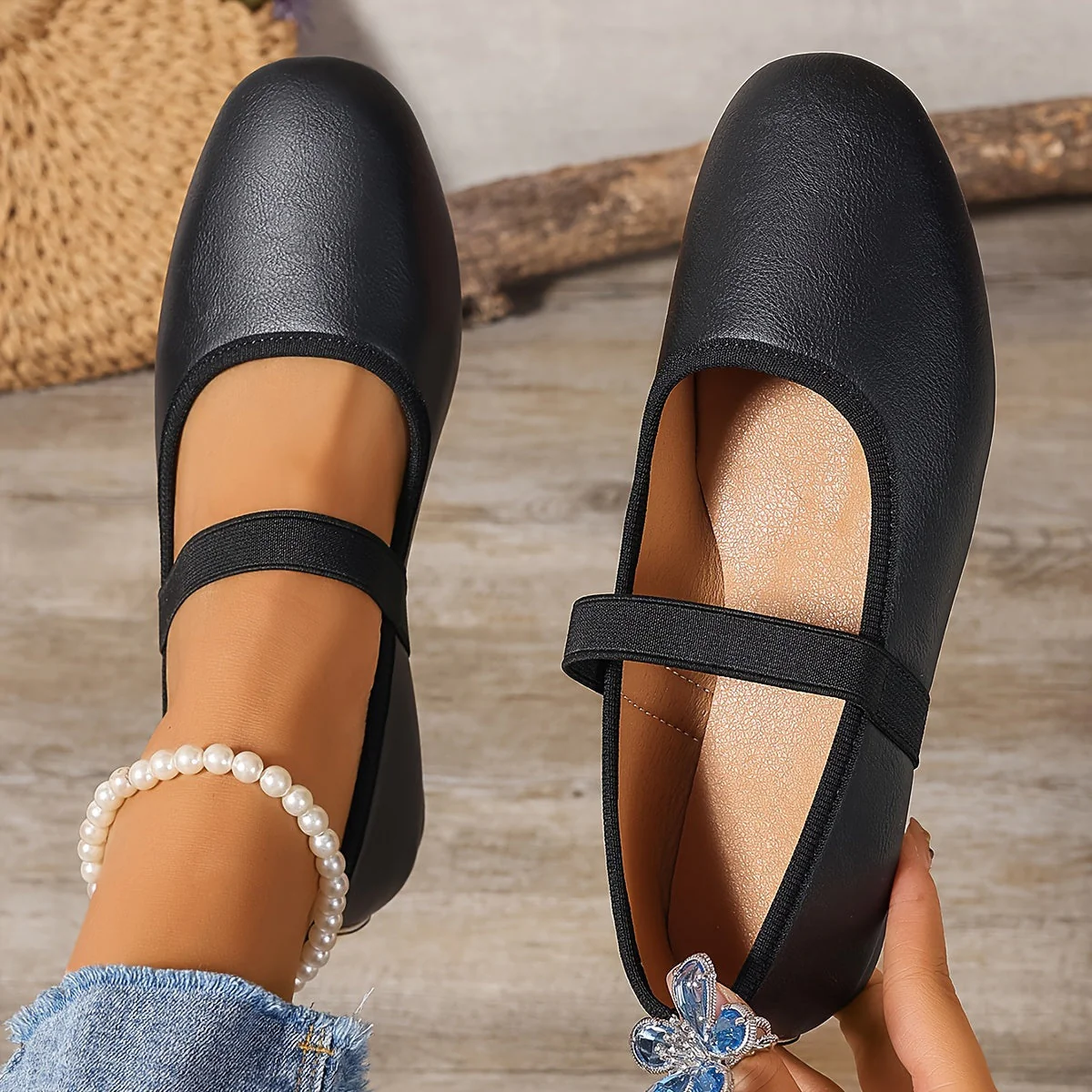 Heidi-Mode | Elegante Weiße Mary Jane Ballerinas - Image 9