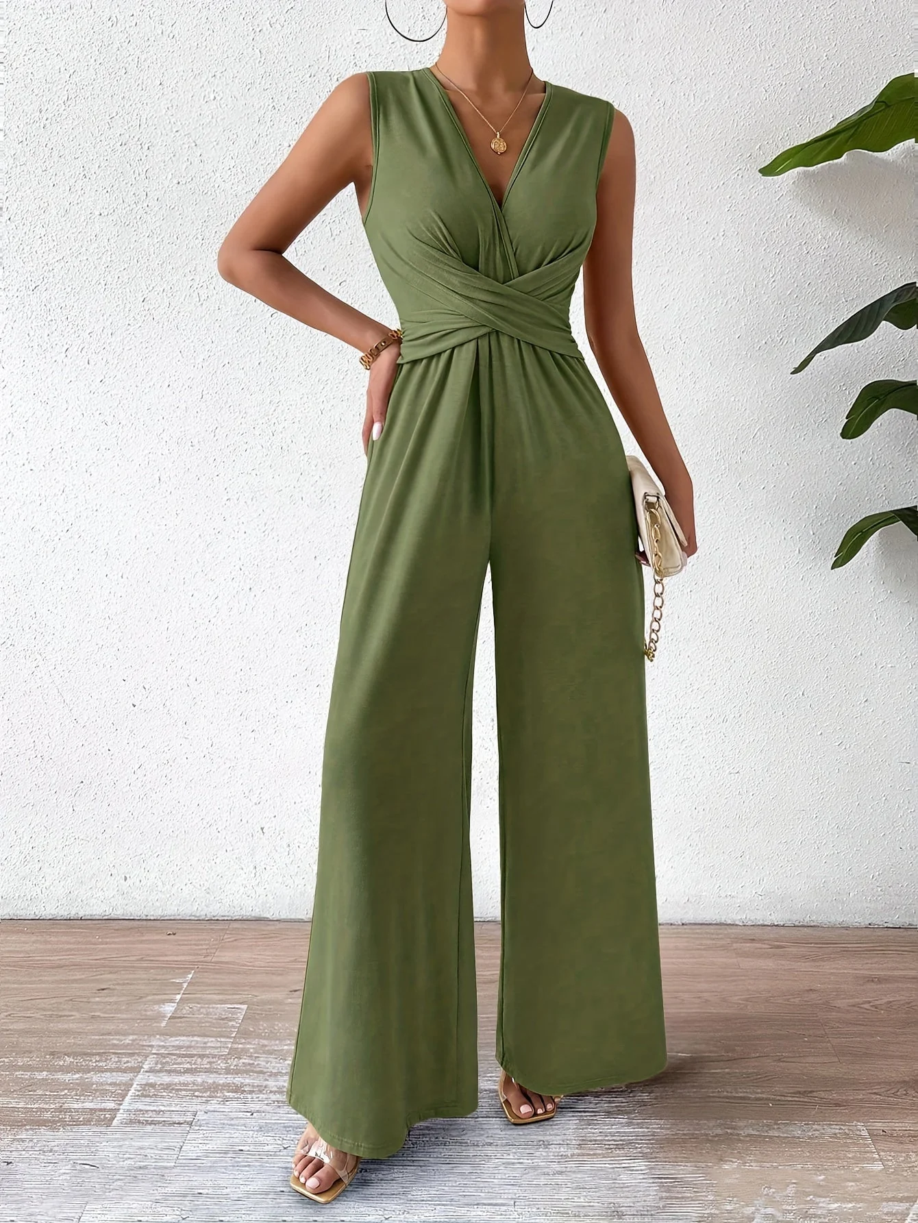 Heidi-Mode | Eleganter Ärmelloser Jumpsuit mit Schmeichelhafter Passform - Image 3