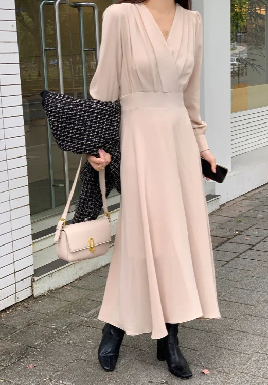 Heidi-Mode | Elegantes Kleid mit Puffärmeln und V-Ausschnitt In A-Linie - Image 6