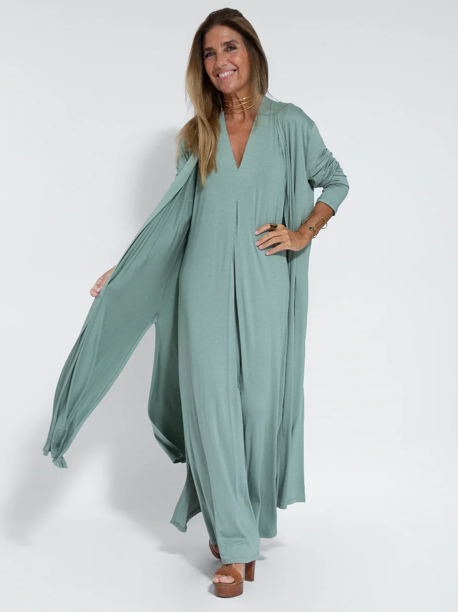 Heidi-Mode | Ensemble Bestehend Aus Einem Langen, Figurformenden Kleid und Einer Weste - Image 11