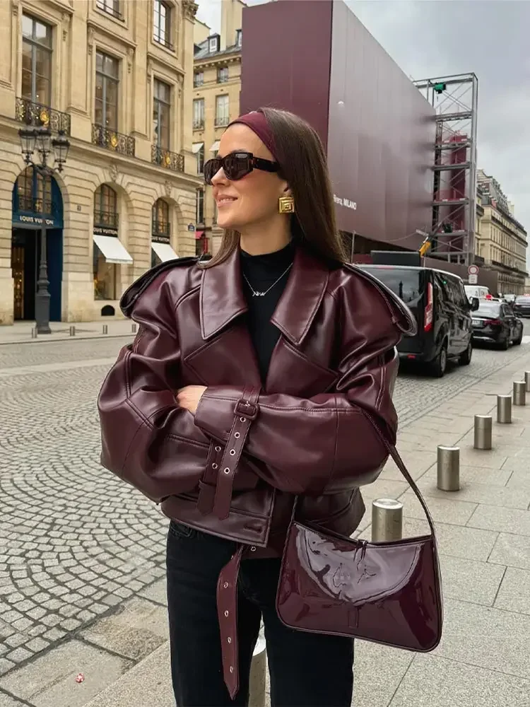 Heidi-Mode | Kurze Damenlederjacke In Kirschrot mit Reverskragen - Image 5
