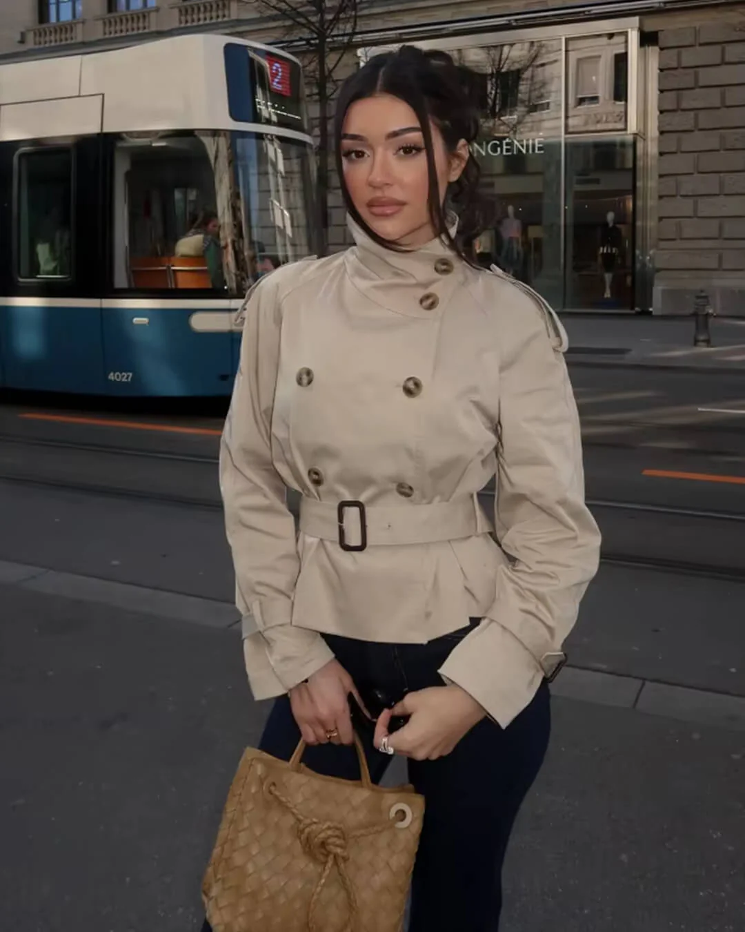 Heidi-Mode | Cropped Trenchcoat - Image 12