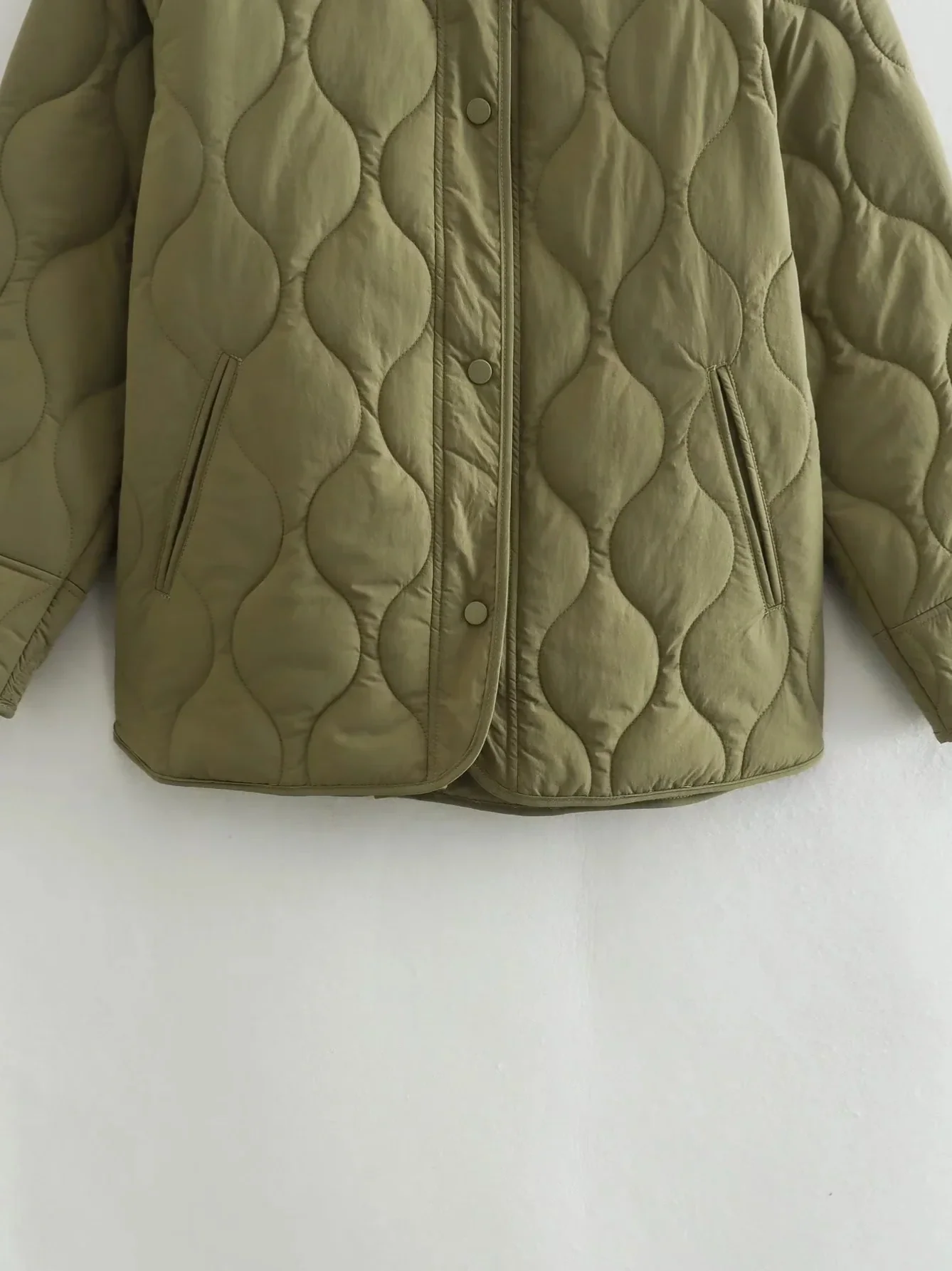 Heidi-Mode | Gepolsterte Jacke Damen, Leichtes Übergröße Modell mit Taschen, Knopfverschluss - Image 15