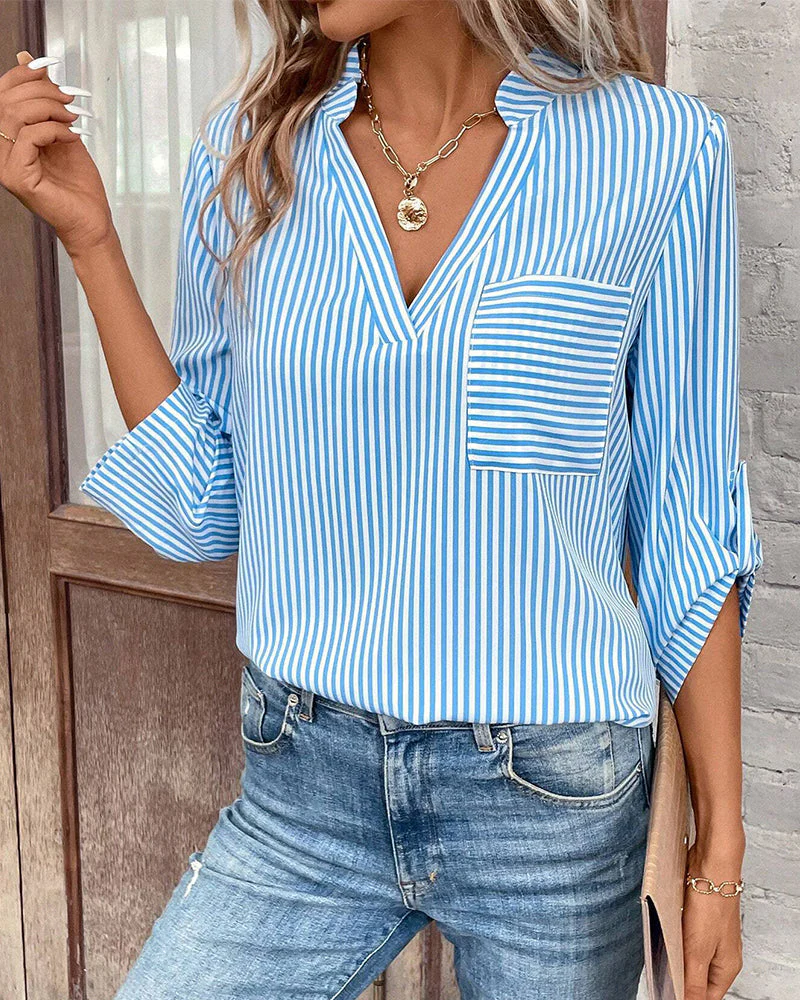 Heidi-Mode | Gestreiftes Shirt mit V-Ausschnitt und Brusttasche - Image 9